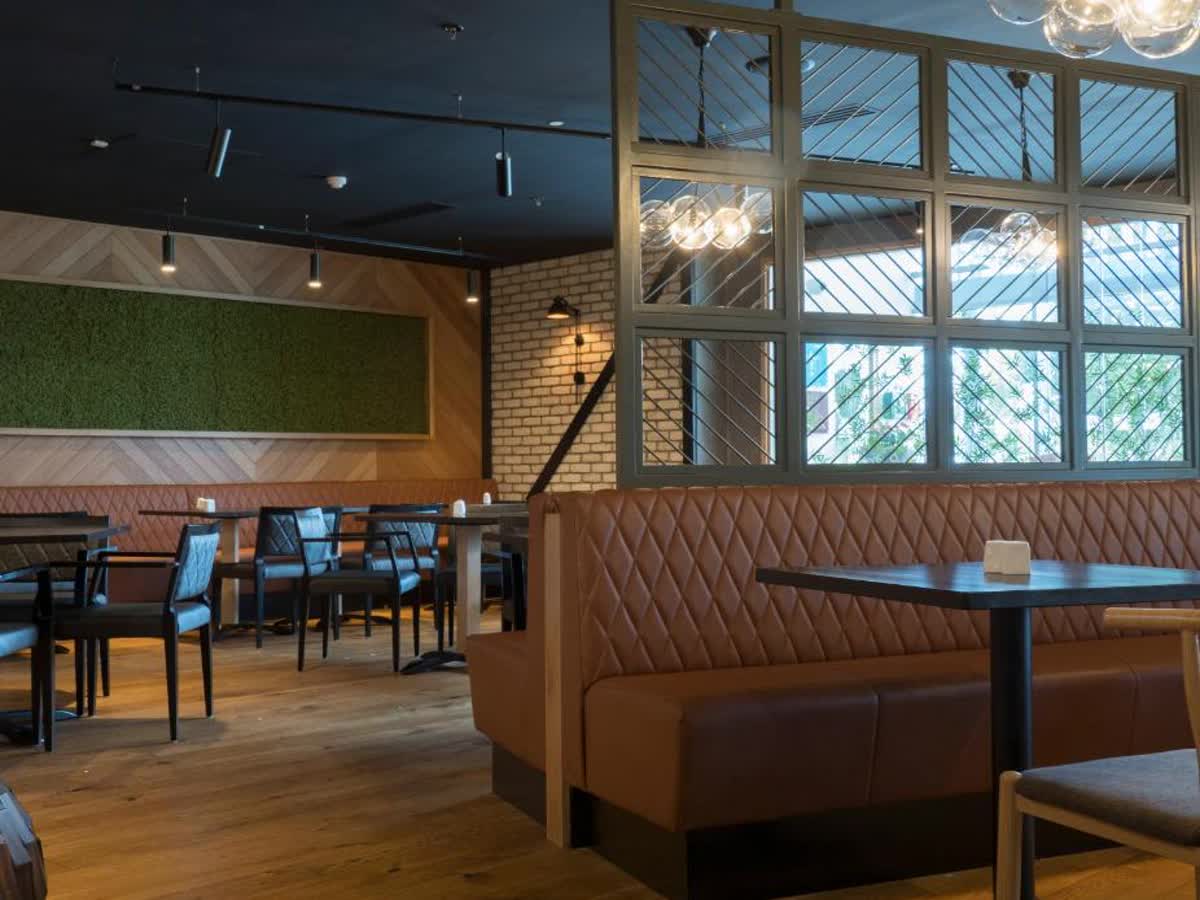 Irish Mini Breaks PILLO HOTEL ASHBOURNE. Hotels in Co. Meath