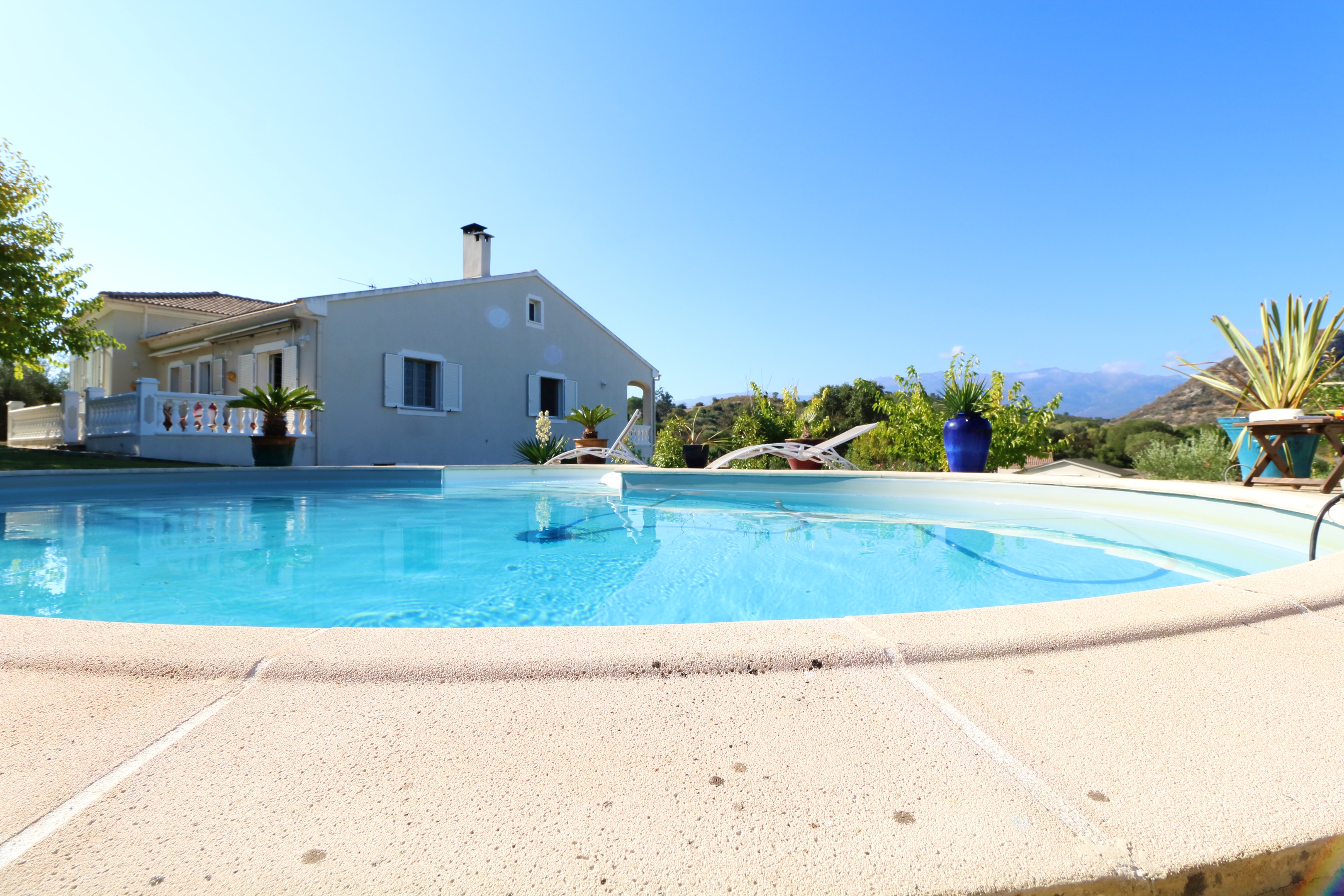 Villa mit 3 Schlafzimmern mit Zugang zum Pool, ein