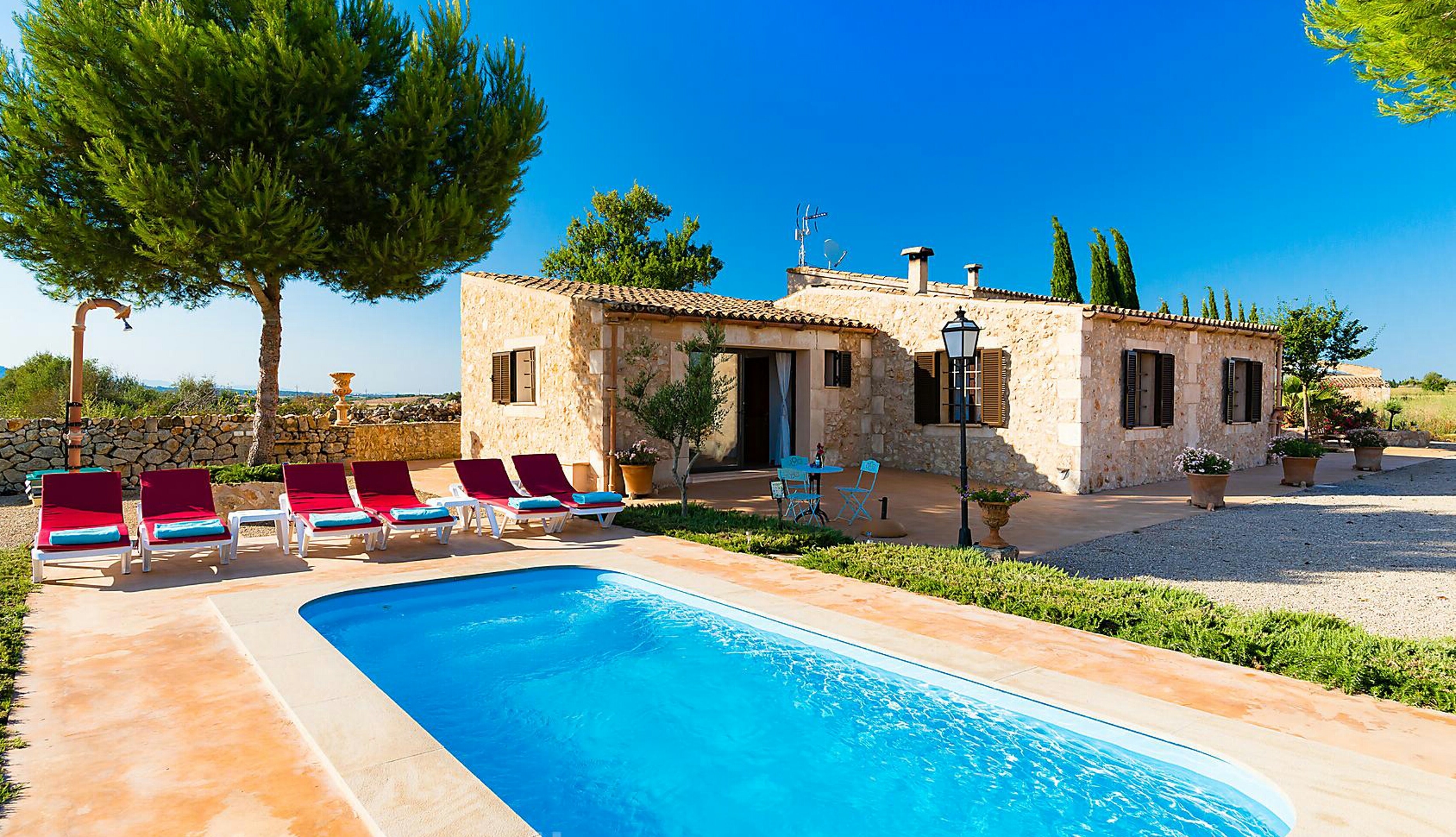 Villa mit 3 Schlafzimmern in Manacor mit toller Aussicht auf die Berge privatem Pool eingezäuntem Garten 20 km vom Strand entfernt