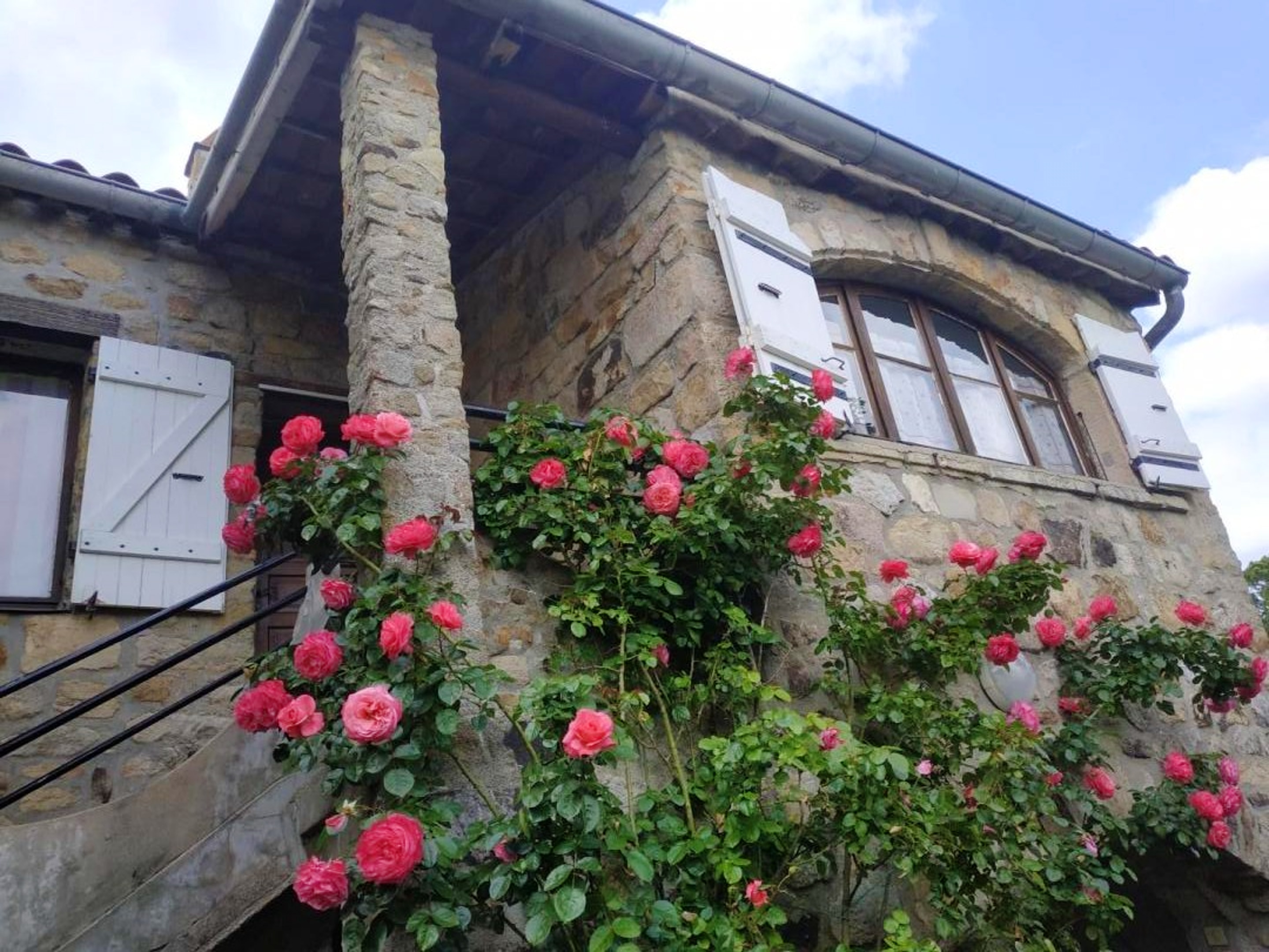Haus mit 3 Schlafzimmern mit privatem Pool eingezäuntem Garten und Wifi in Ailhon