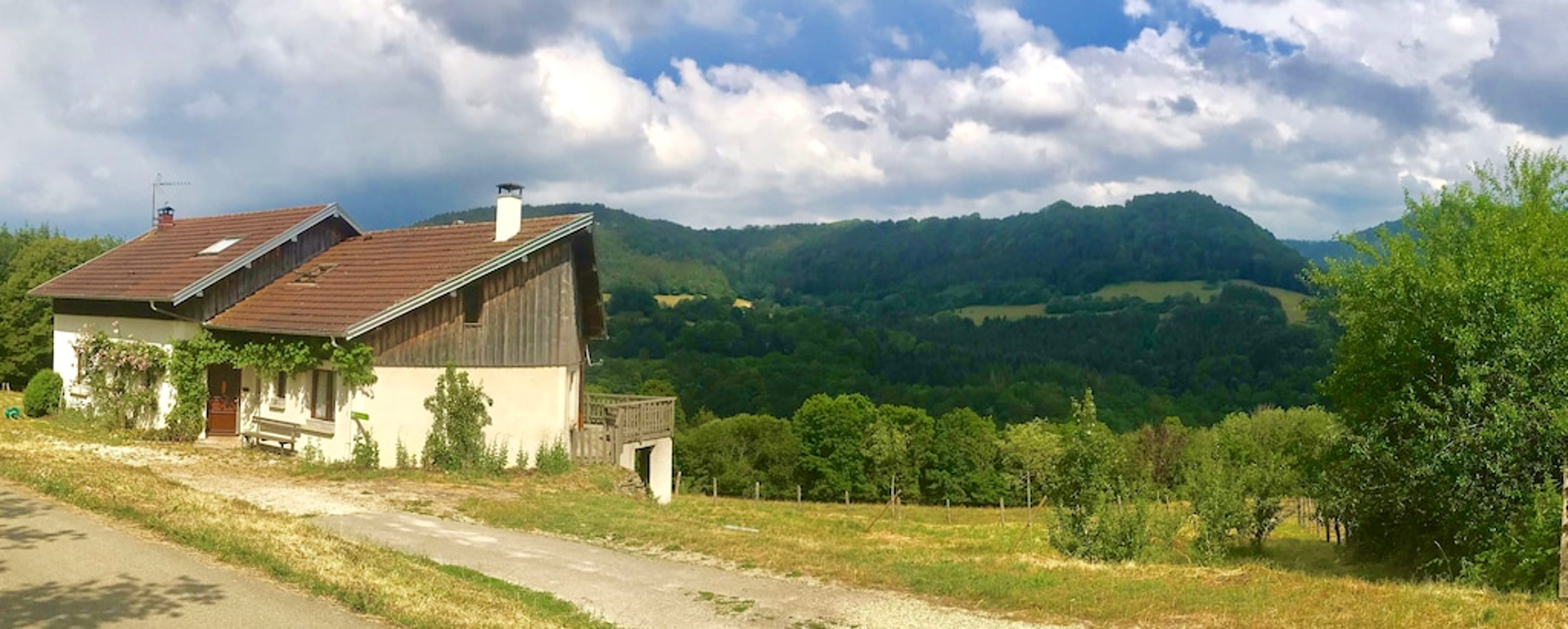 Haus mit 3 Schlafzimmern mit möbliertem Garte