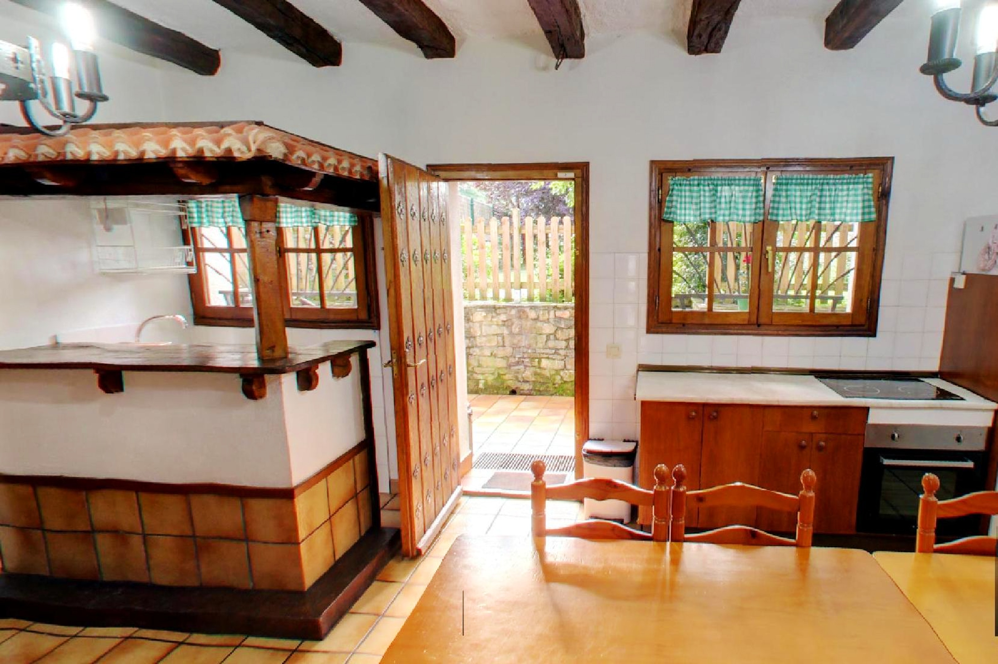 Haus mit 6 Schlafzimmern in Lizaso mit eingezä