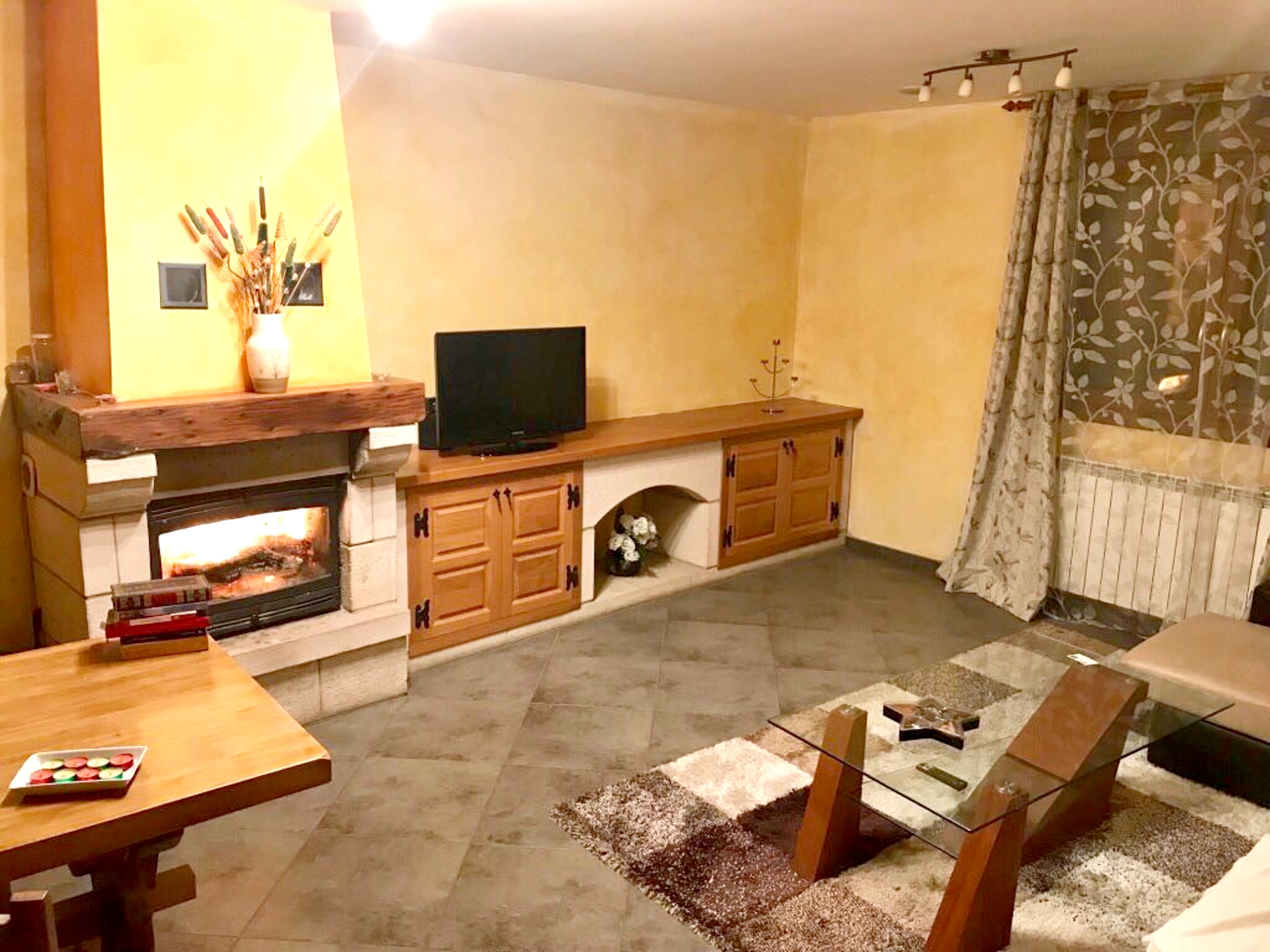 Haus mit 3 Schlafzimmern in Arellano mit toller Au