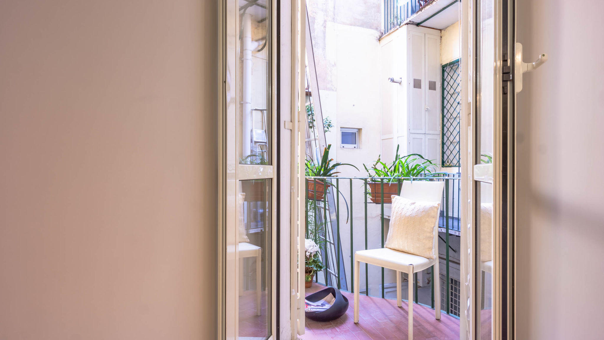 Blue Apartment Colosseum