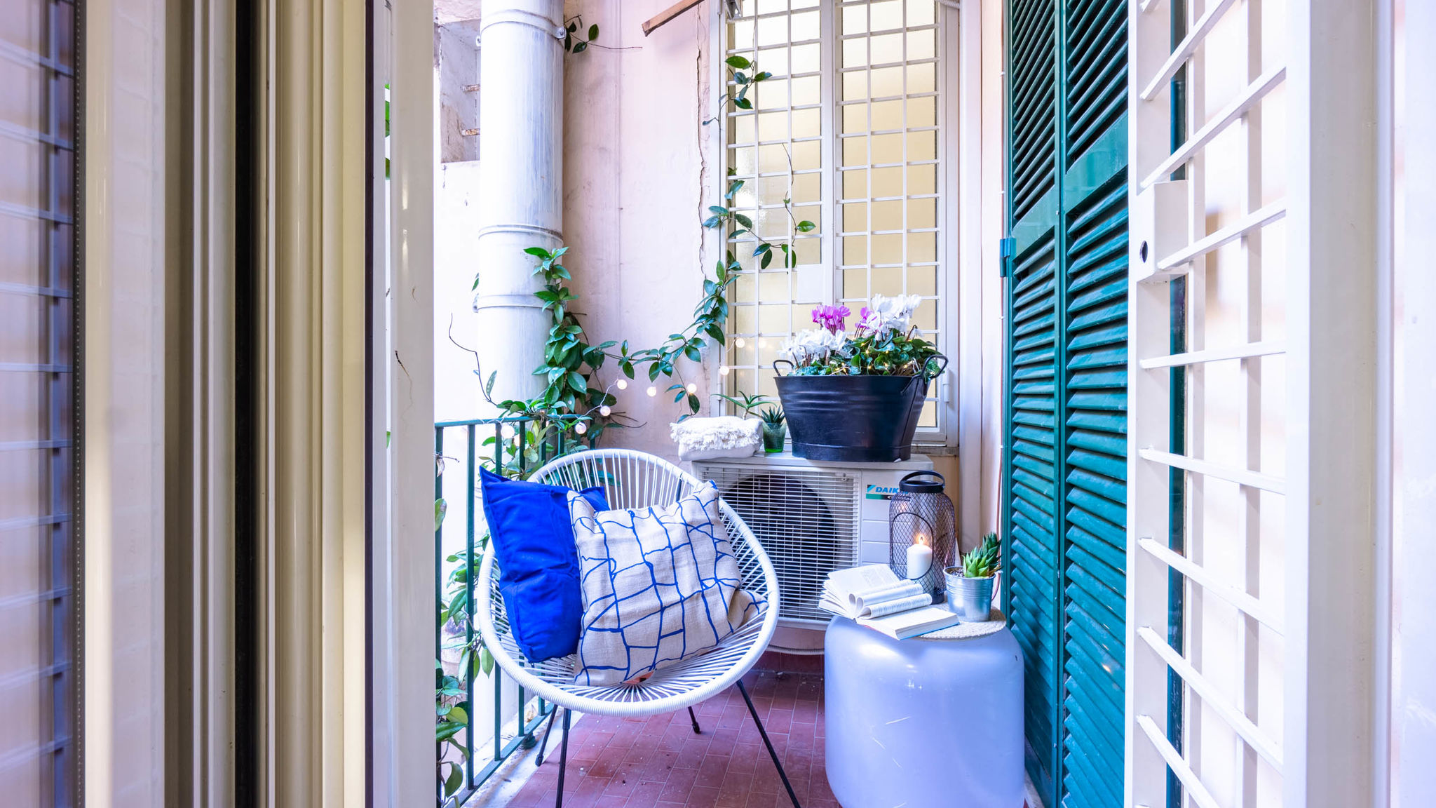 Blue Apartment Colosseum