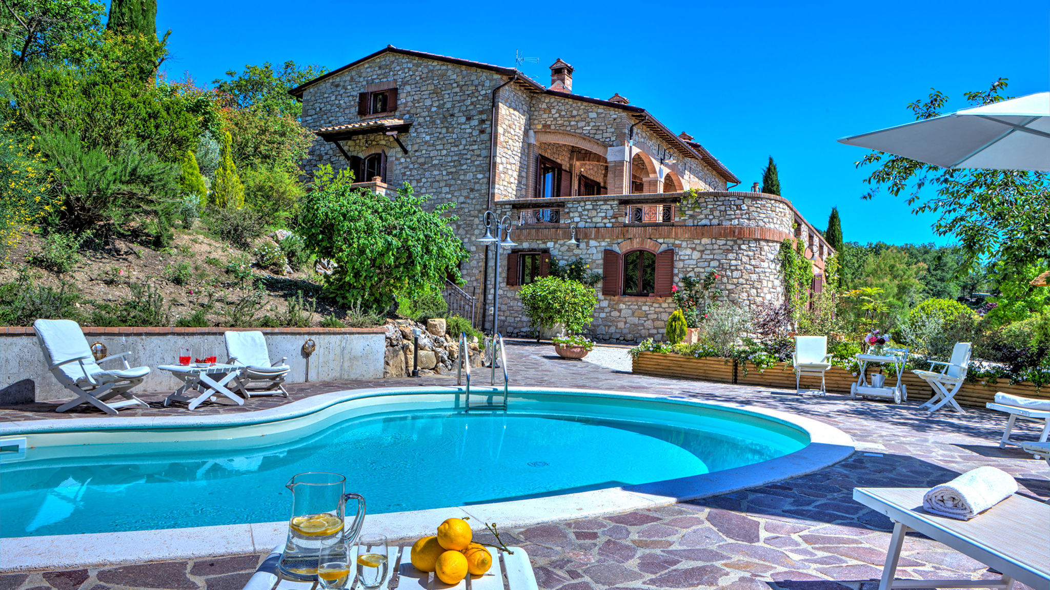 Amorosa House 9+1