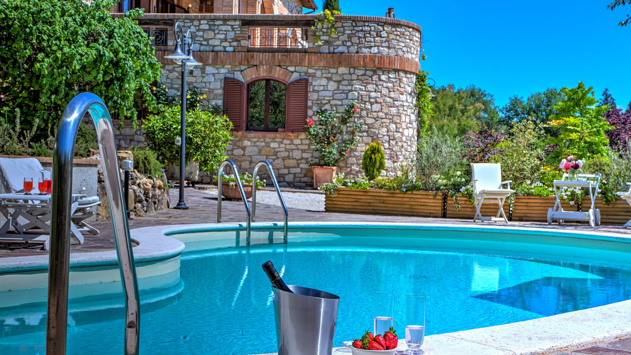 Amorosa House 9+1
