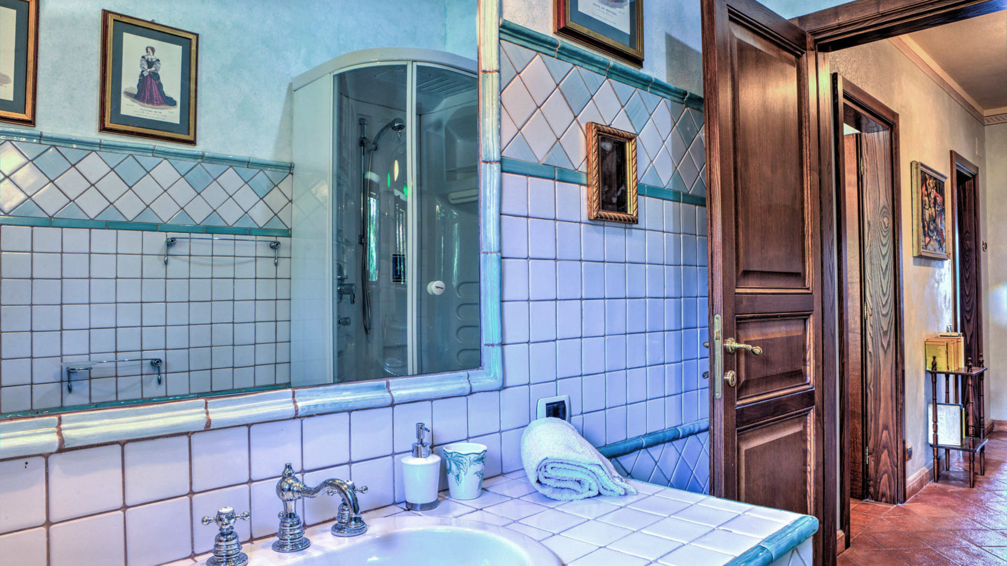 Amorosa House 9+1