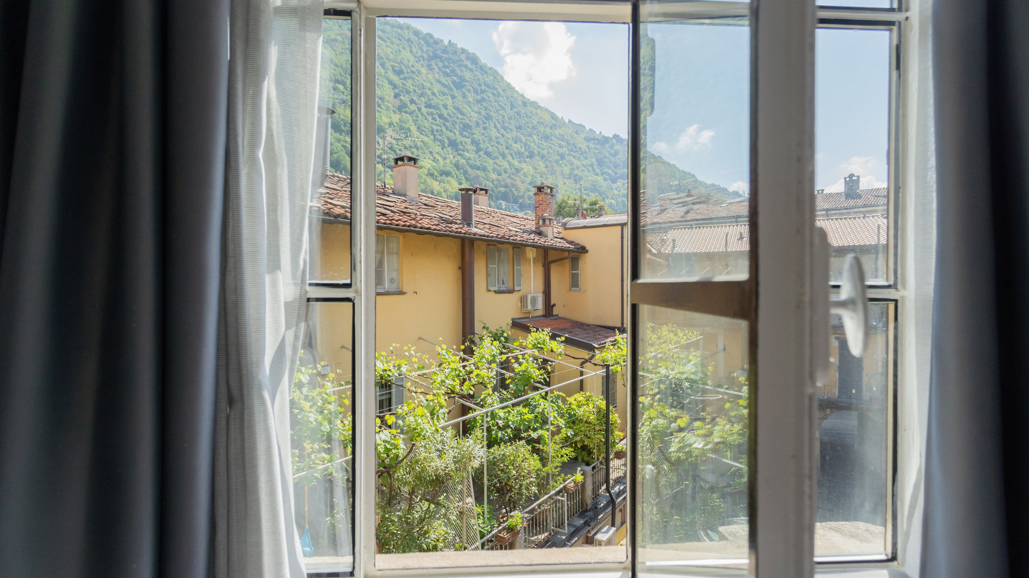 RentAllComo Como Sant'Agostino 180° Window on Lake Como