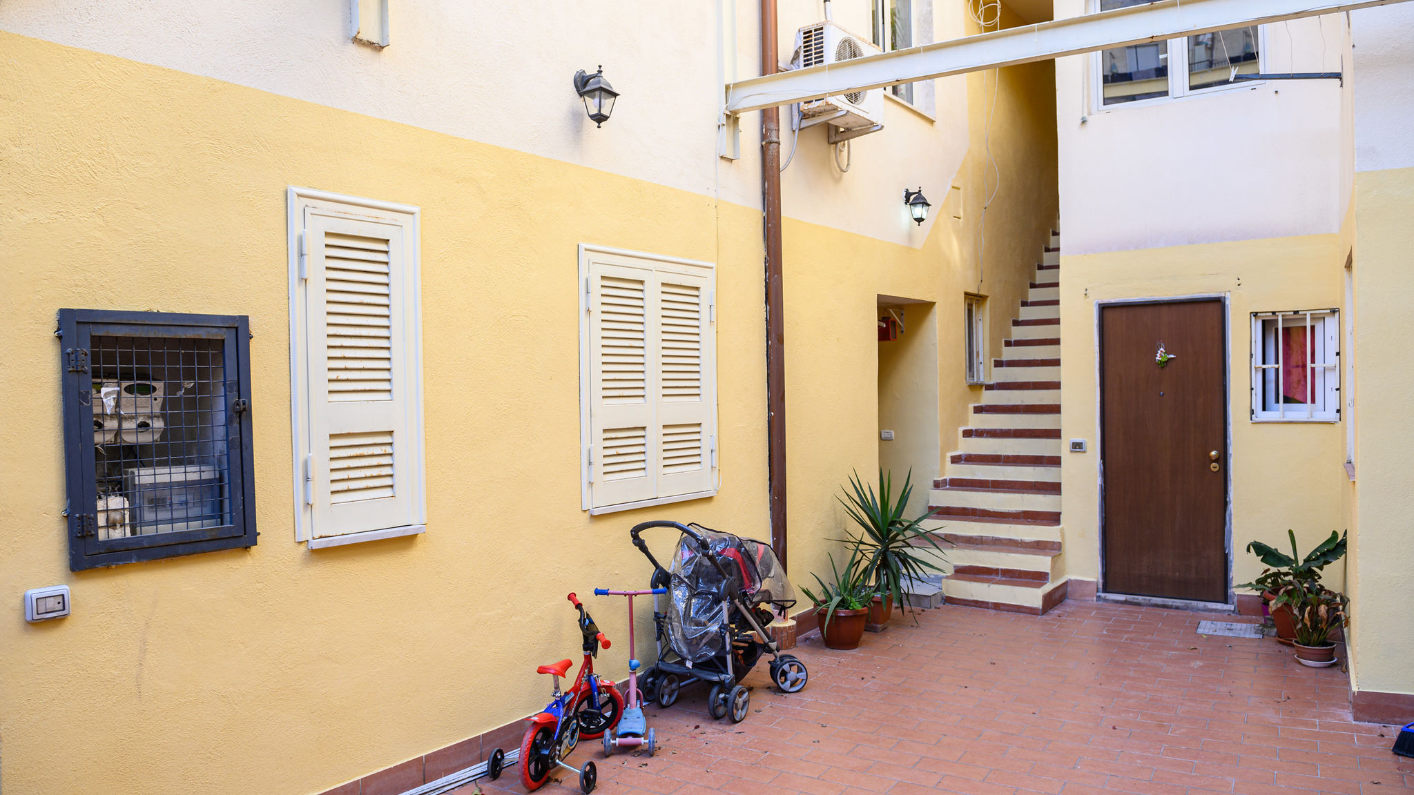Via S.Vincenzo 38