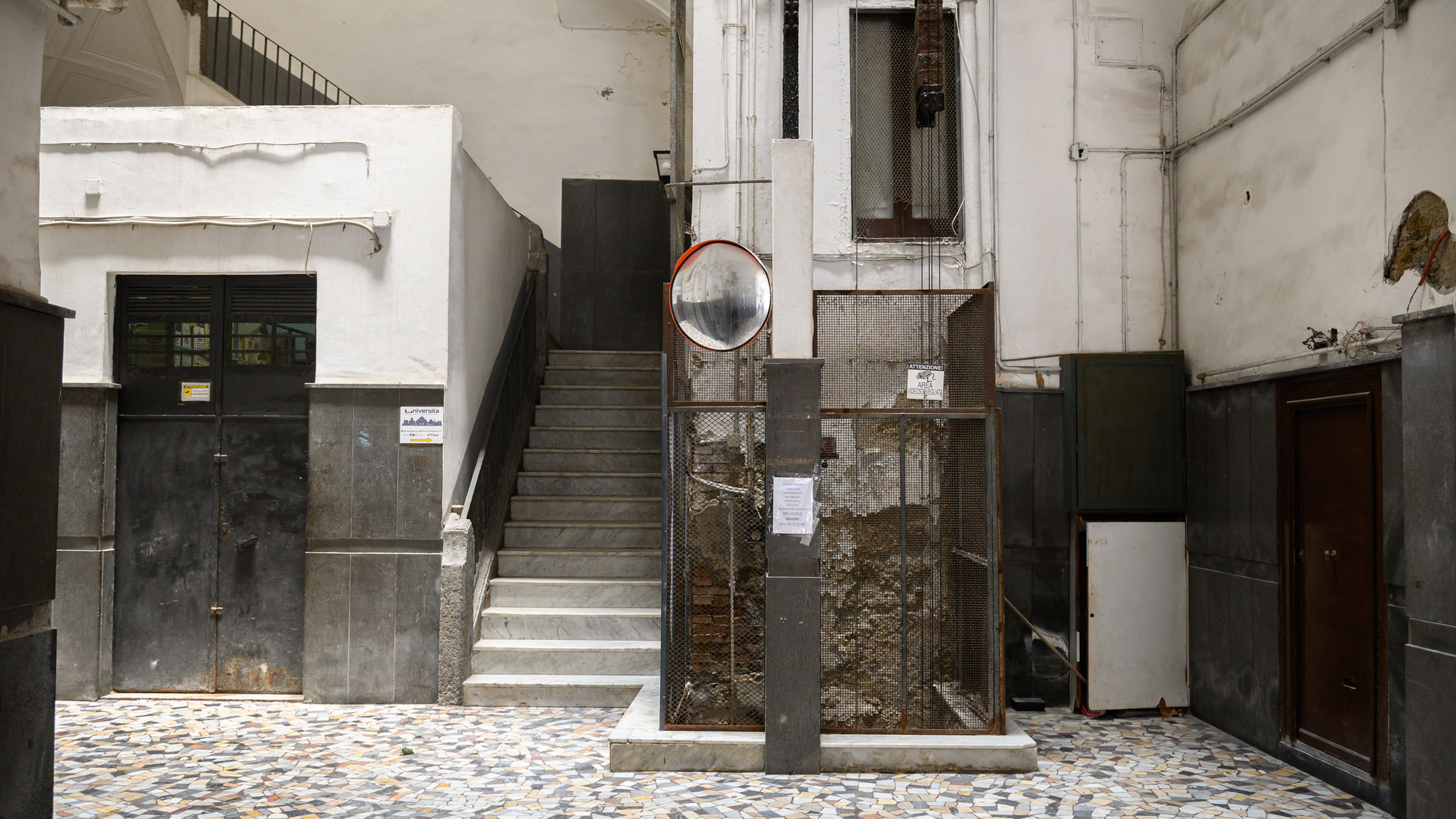 Piazza Portanova 11