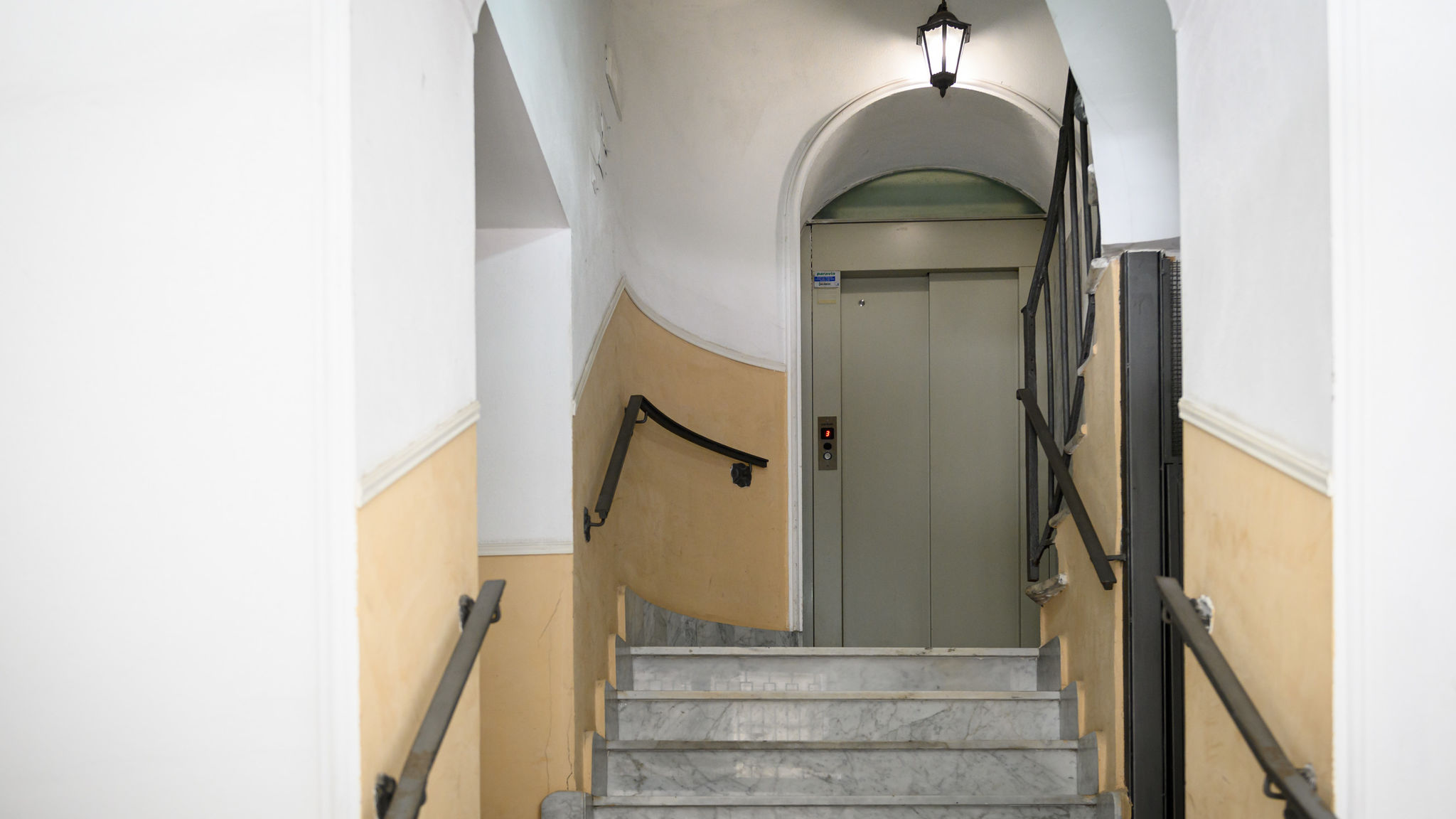 Via Miroballo 19