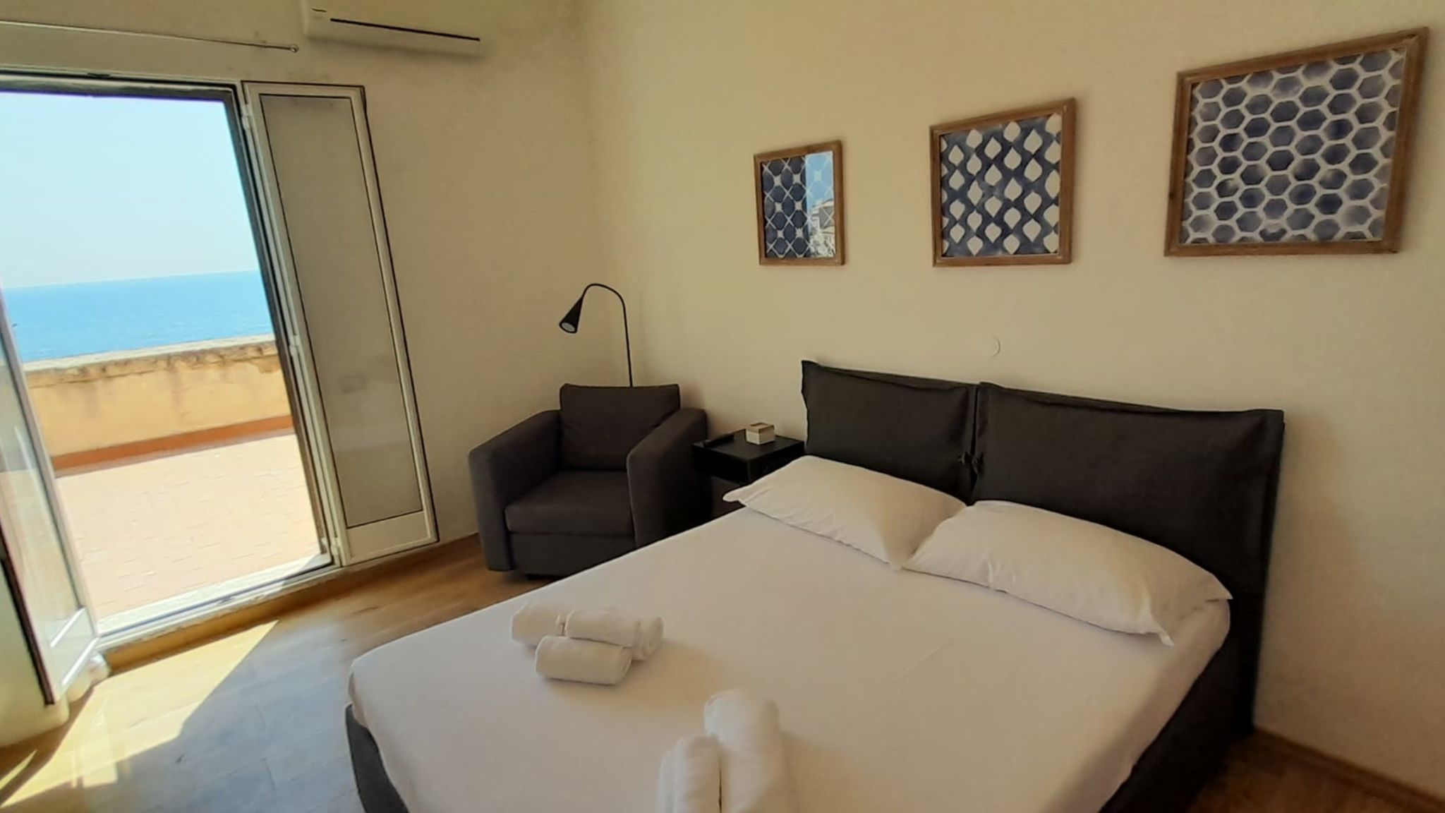 Circe Studio Sea View by Ortigiaapartments