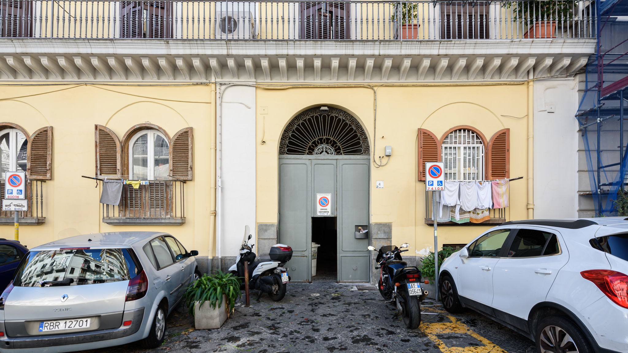 Piazza Gesù e Maria 4