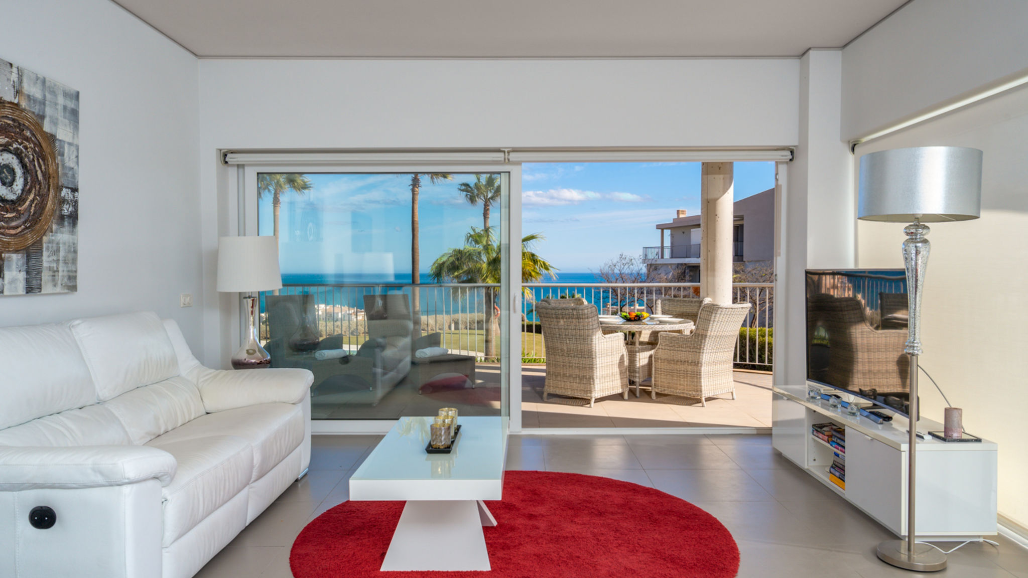Sunny terrace with Jacuzzi in El Higueron Ref 26_OLD_OWNER