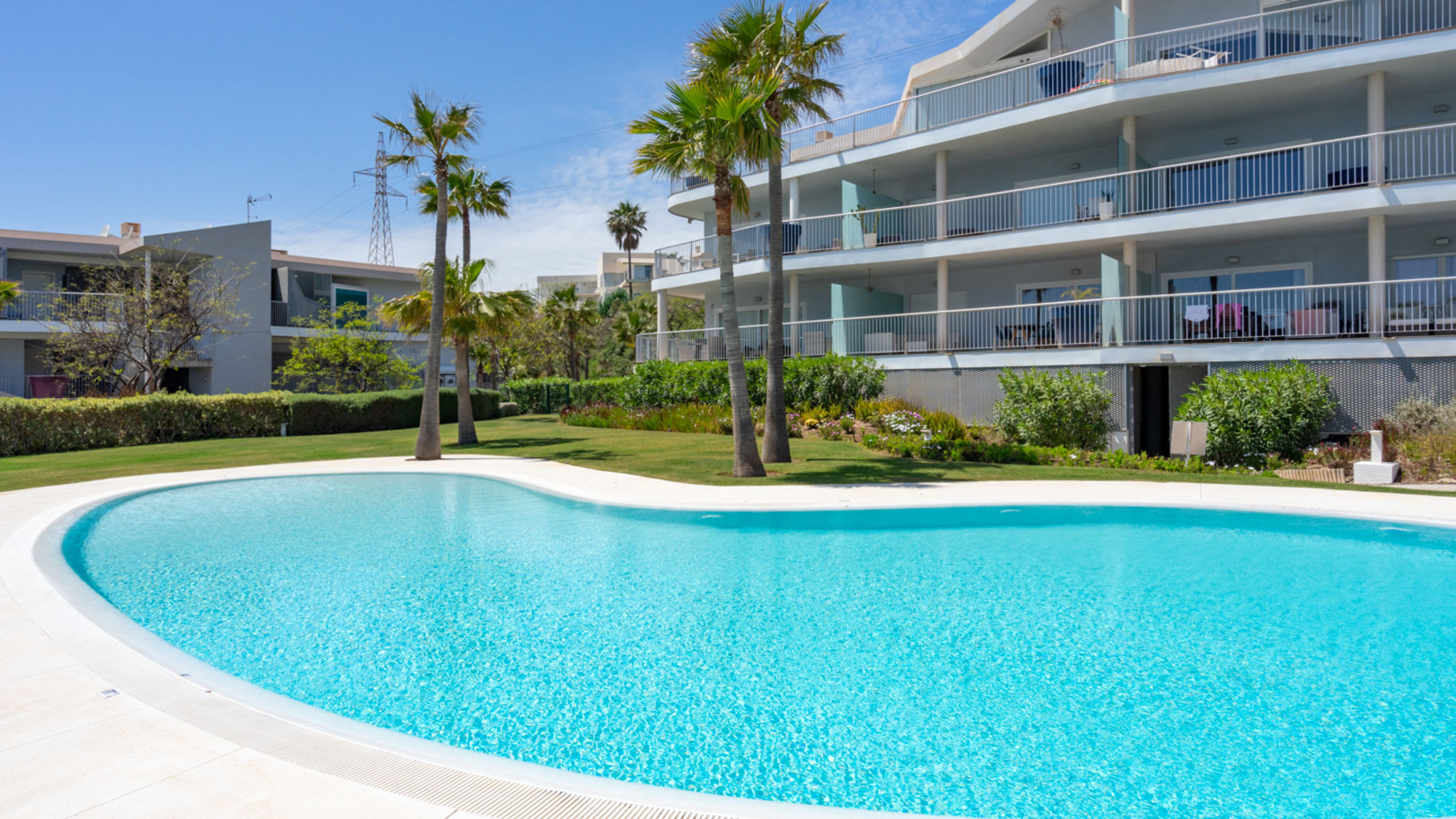 Sunny terrace with Jacuzzi in El Higueron Ref 26_OLD_OWNER