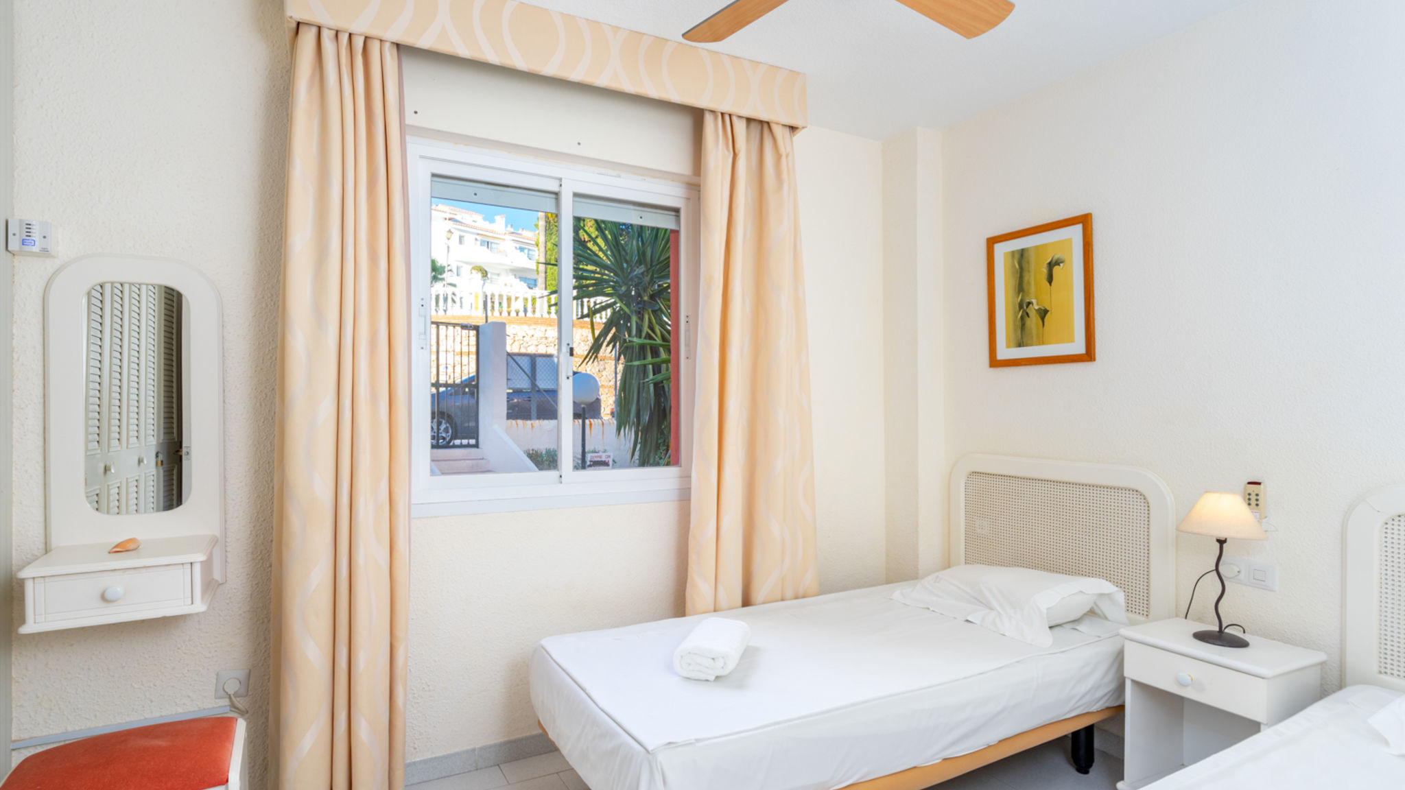 Seaview balcony in Club Caronte resort Ref 25 (OLD)