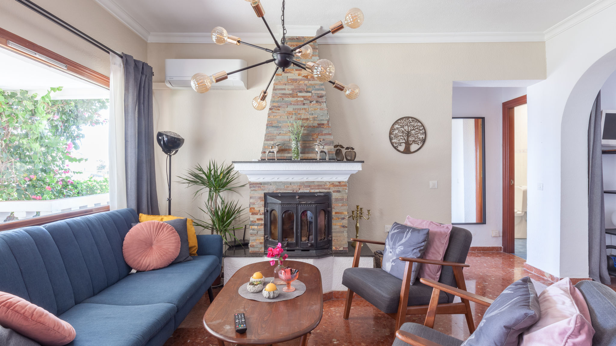 Stunning family villa with pool Ref 156