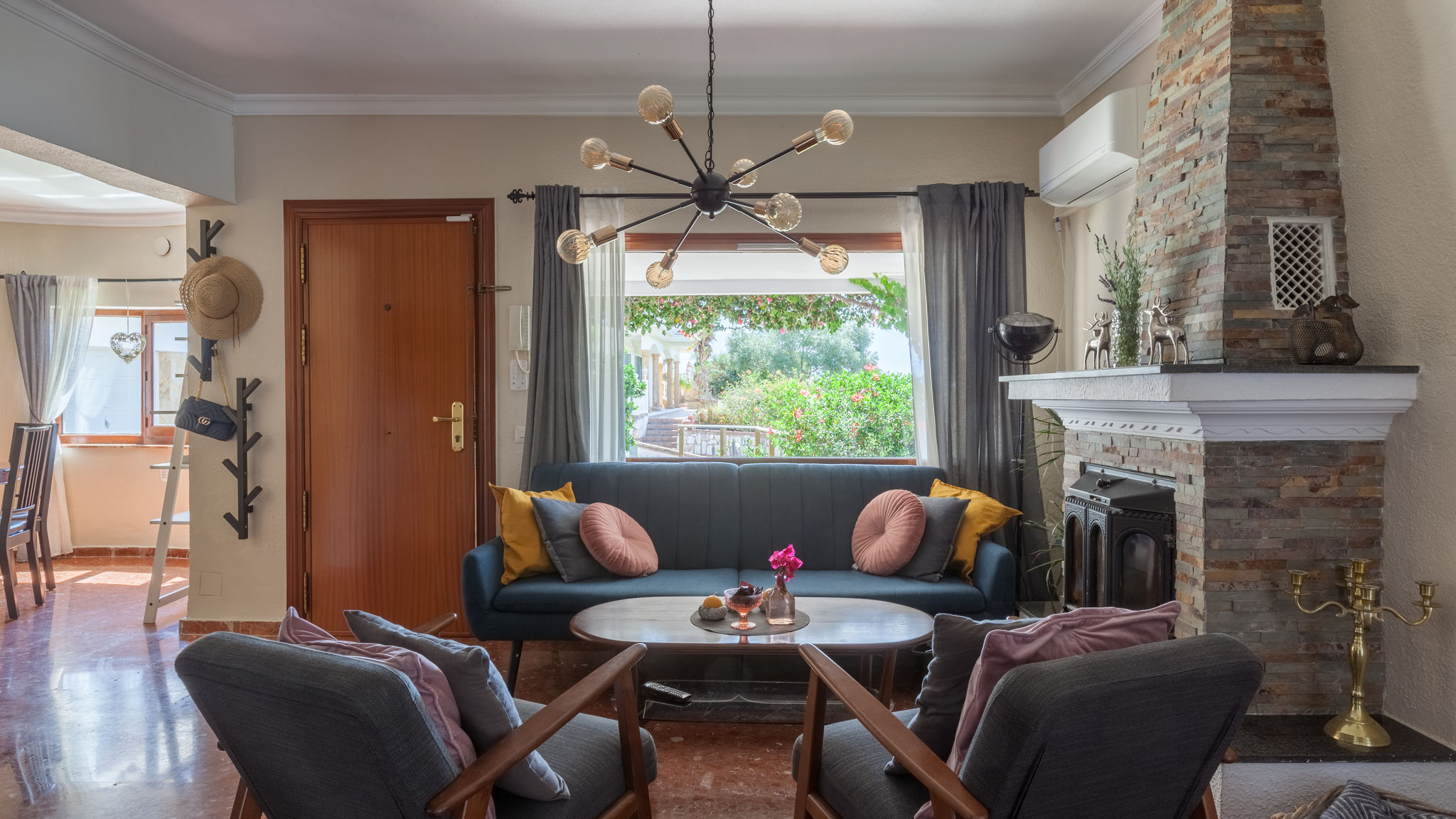 Stunning family villa with pool Ref 156