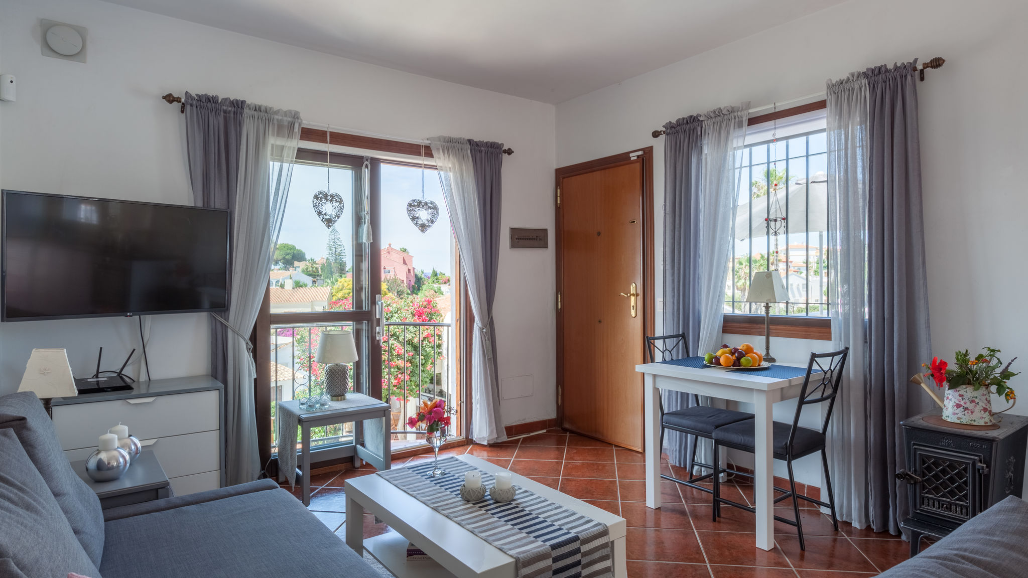 Stunning family villa with pool Ref 156