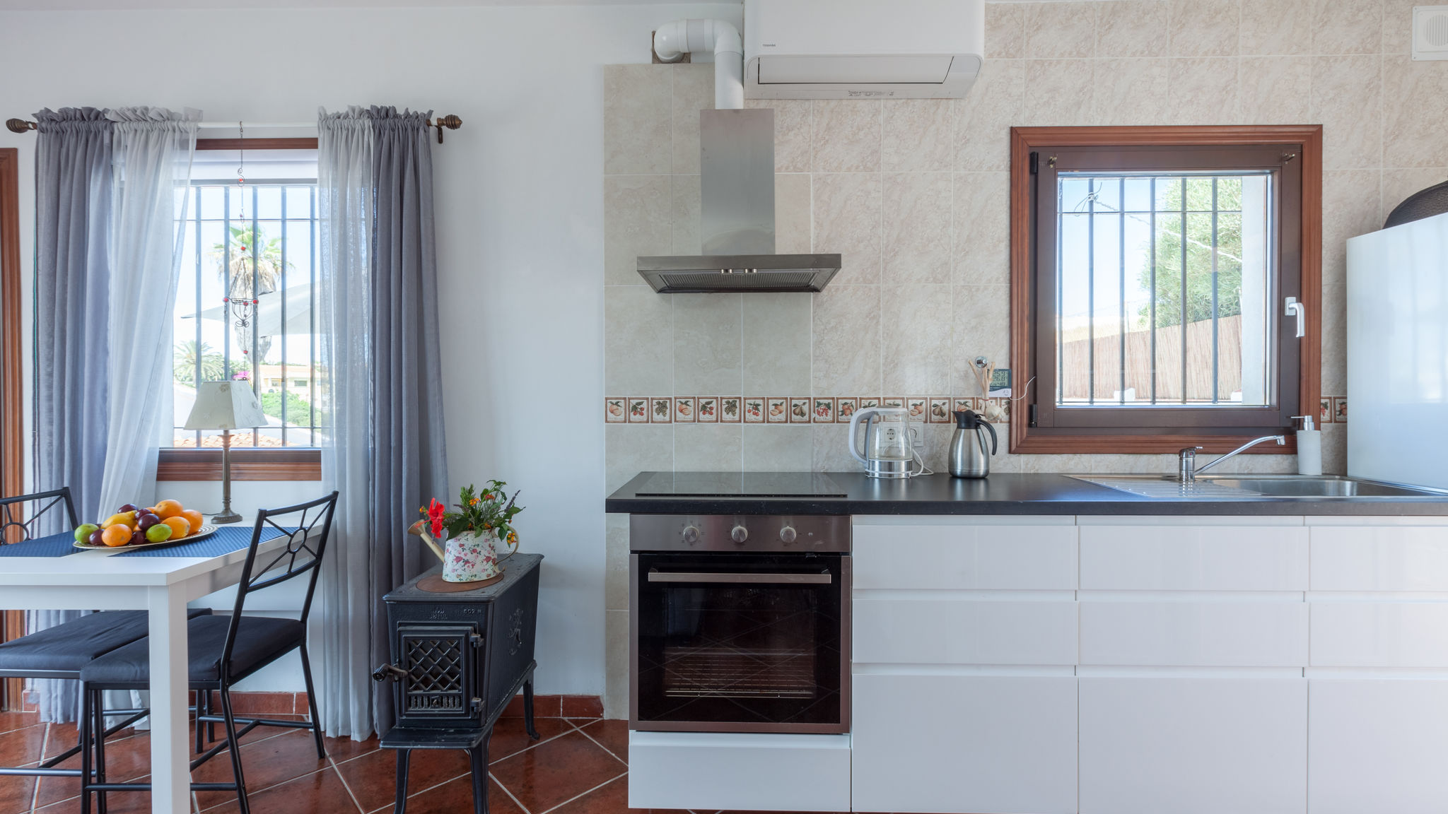 Stunning family villa with pool Ref 156