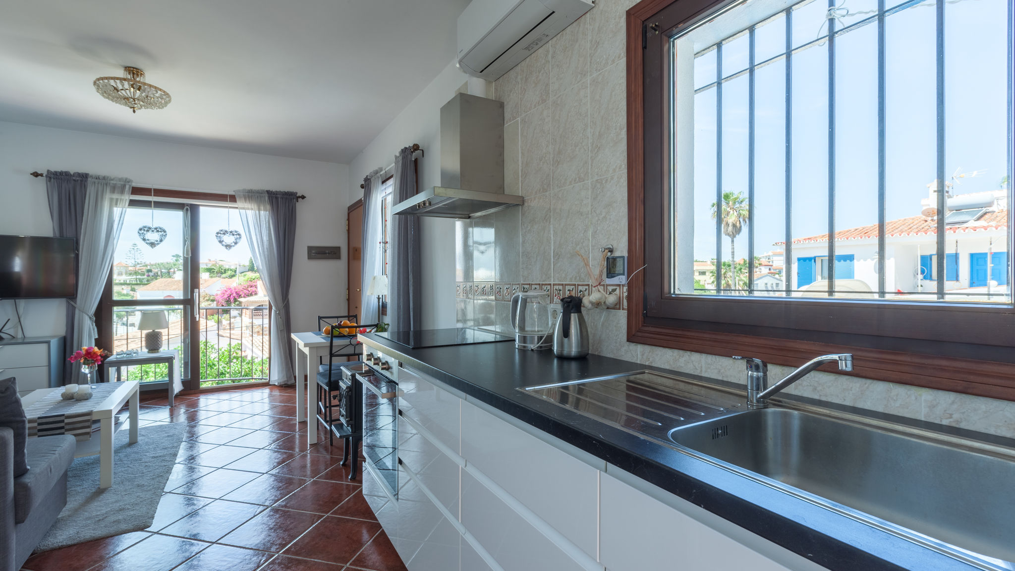 Stunning family villa with pool Ref 156