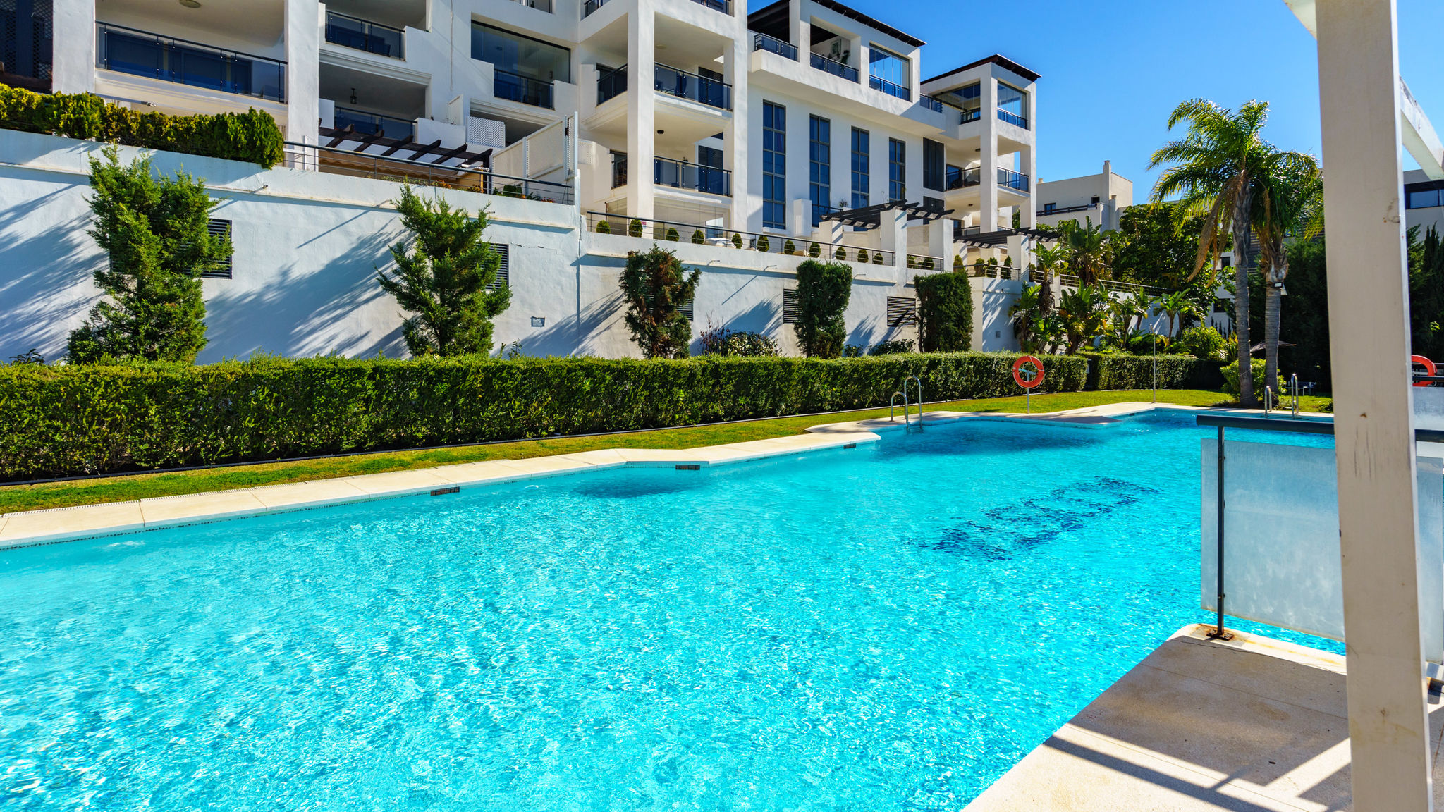 Stunning Apartment with Pool Ref M18