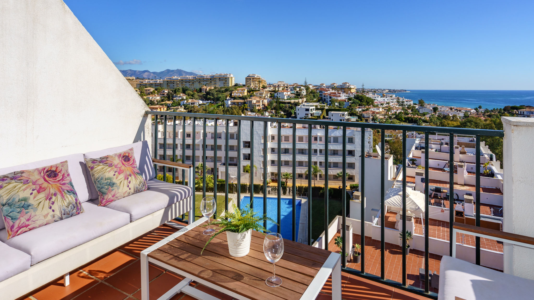 Seaview Penthouse in La Cala near the beach Ref 42 (OLD)