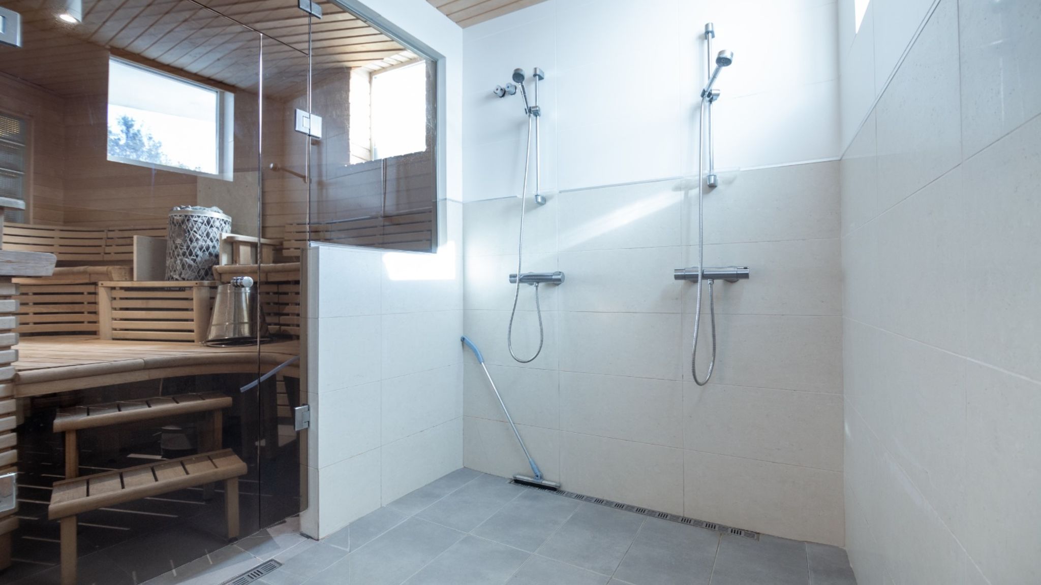 Marvellous villa with pool and sauna Ref 197