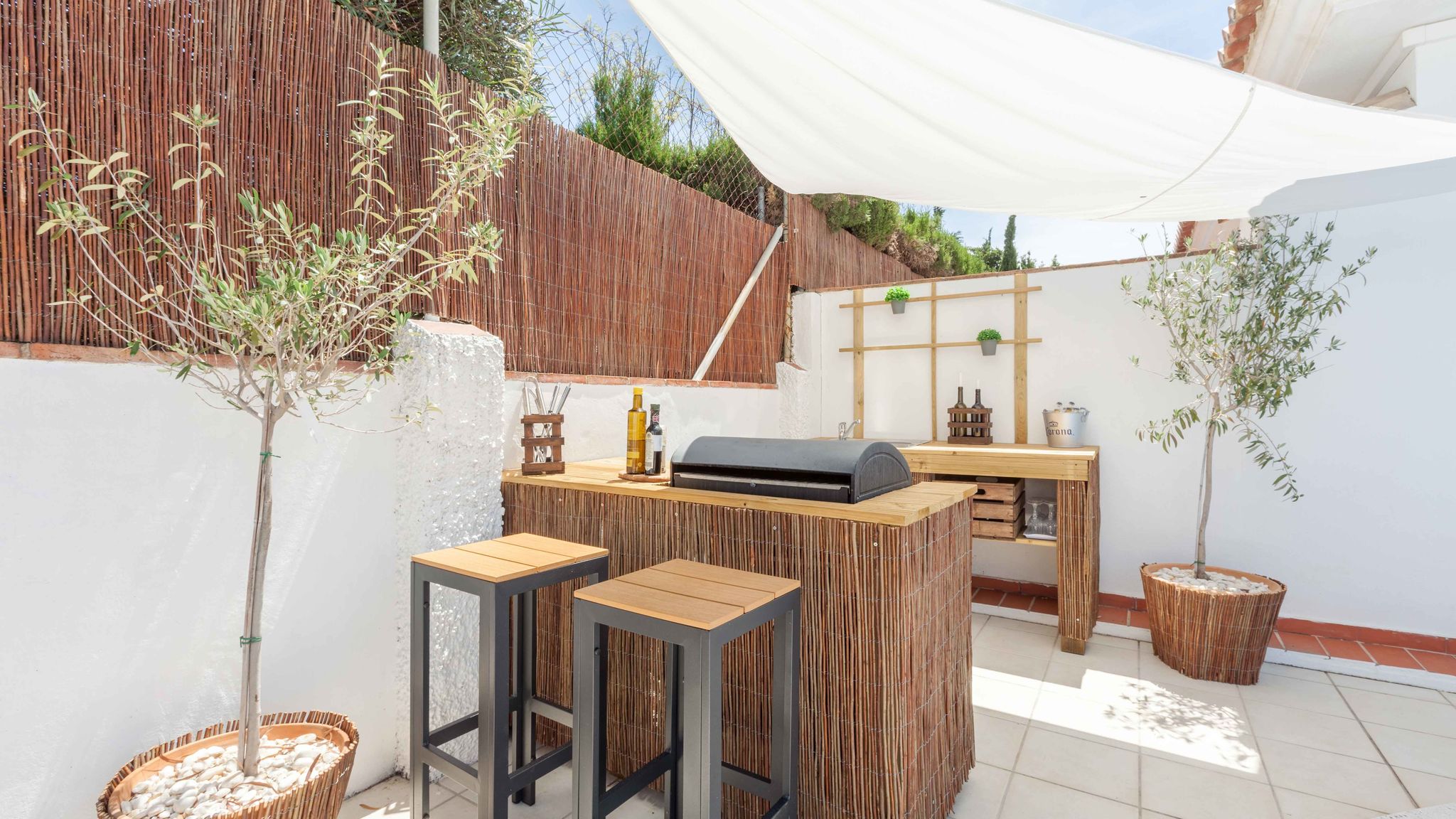Stunning family villa with pool Ref 156