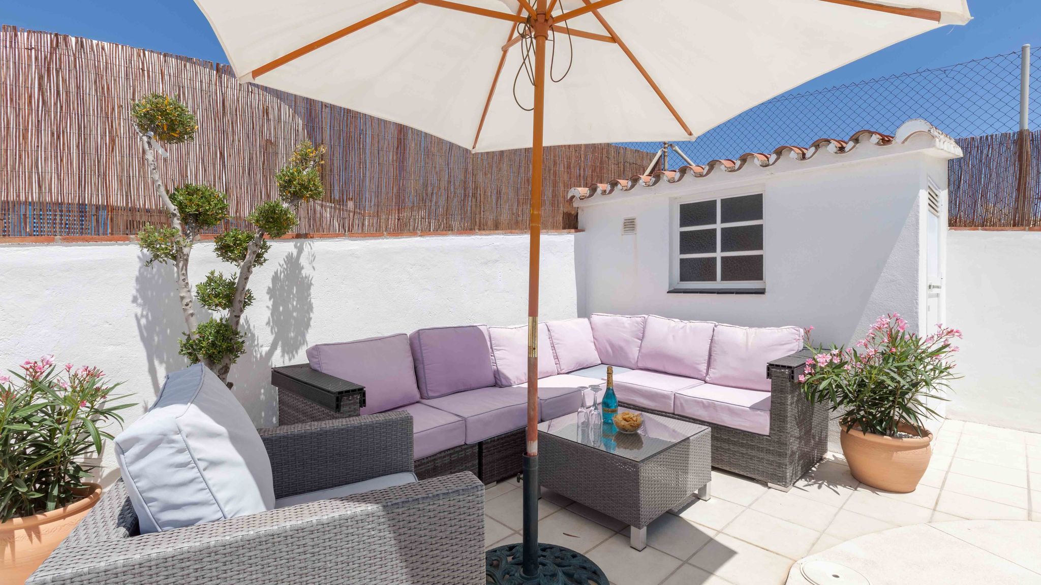 Stunning family villa with pool Ref 156