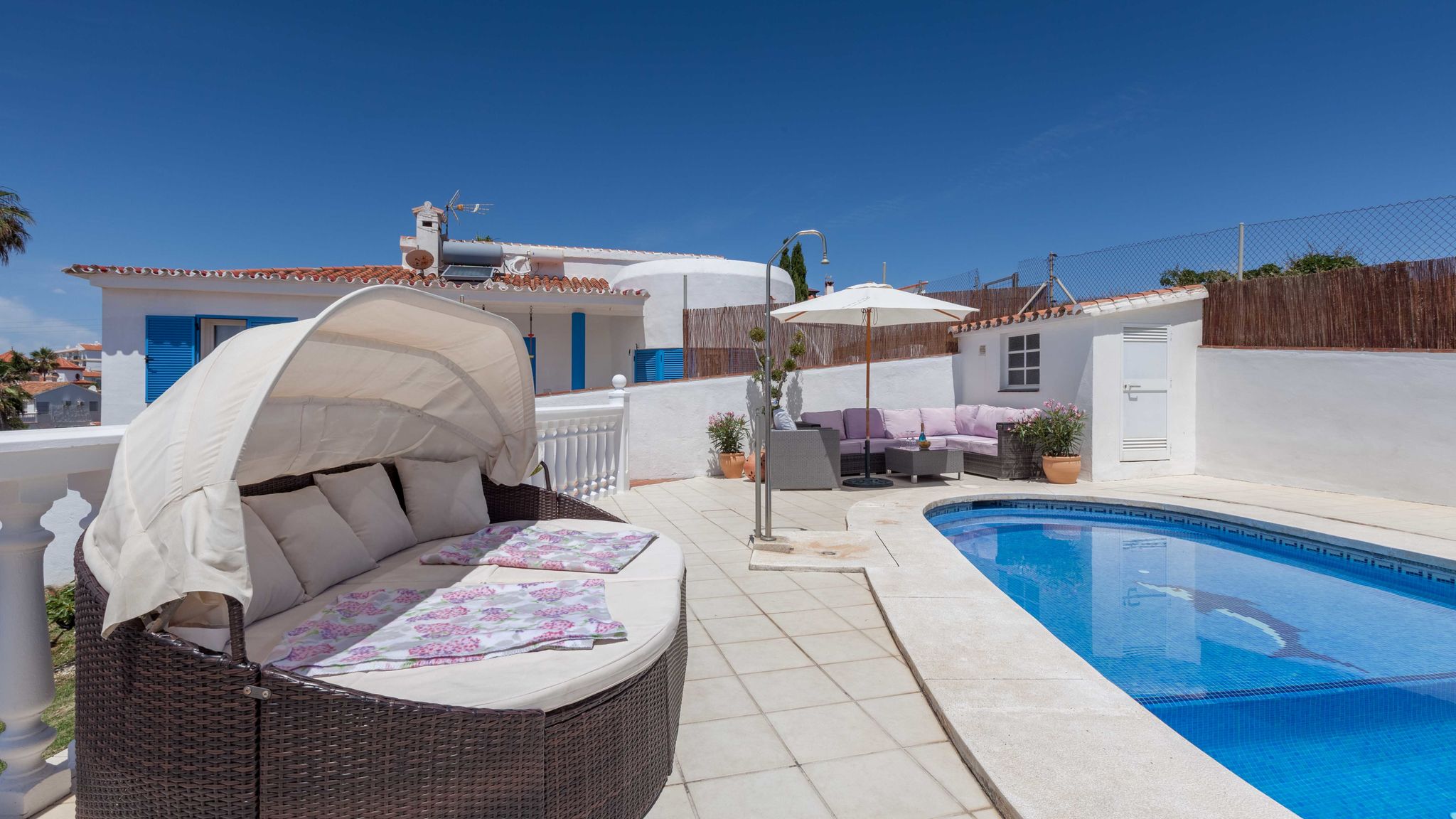 Stunning family villa with pool Ref 156