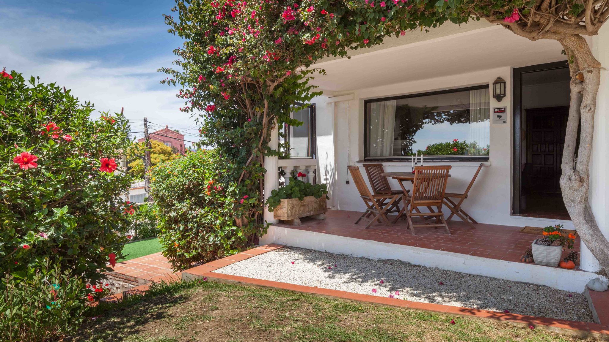 Stunning family villa with pool Ref 156