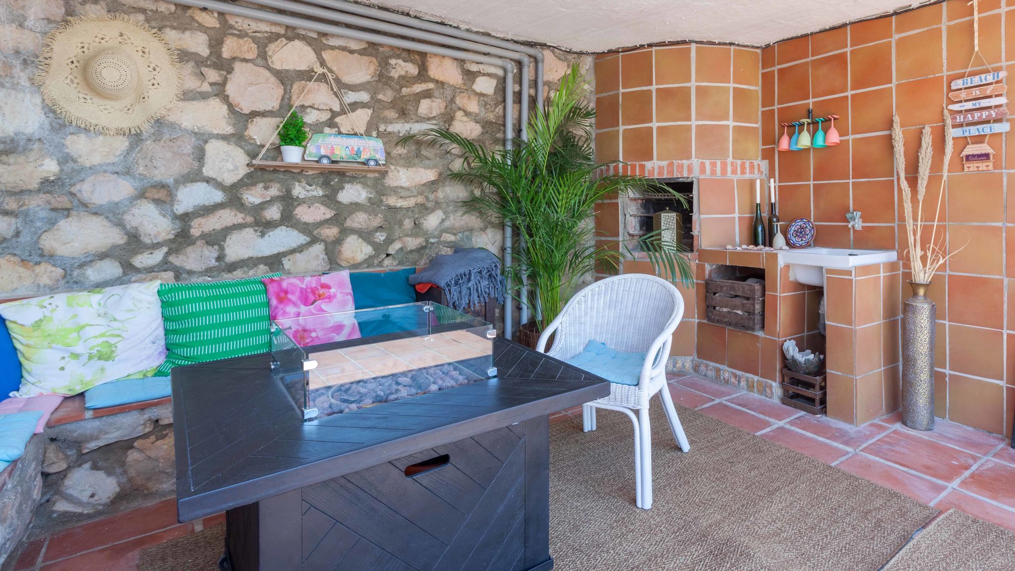 Stunning family villa with pool Ref 156