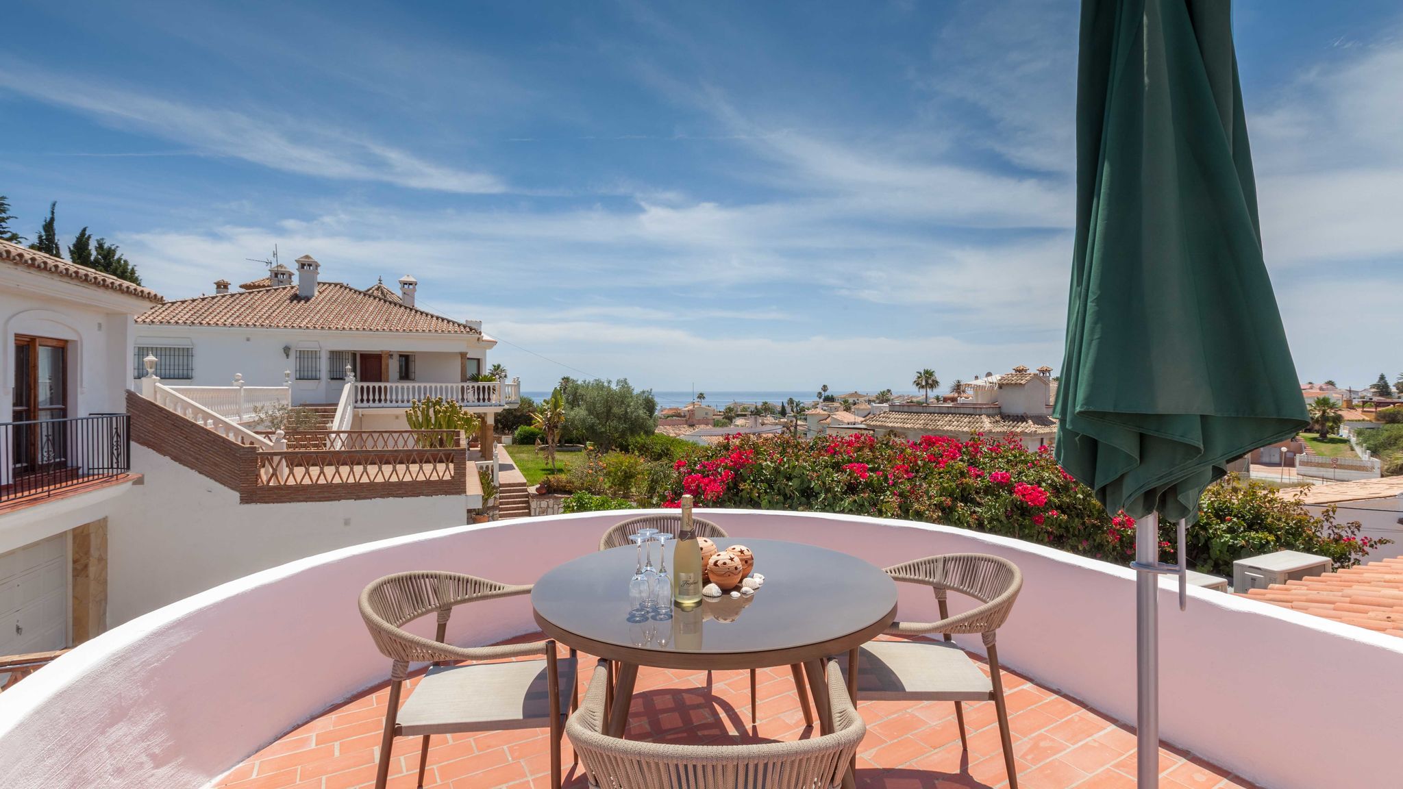 Stunning family villa with pool Ref 156