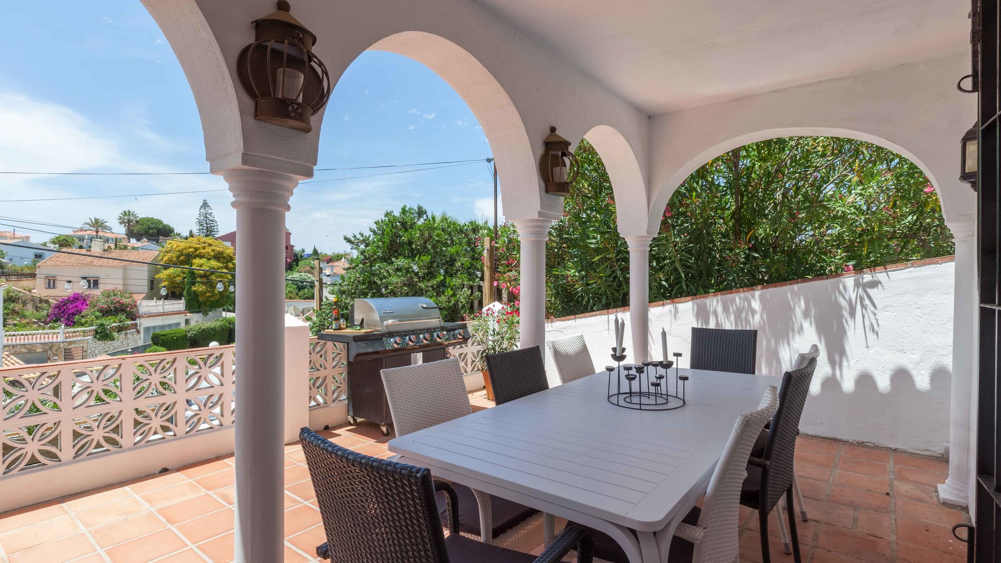 Stunning family villa with pool Ref 156
