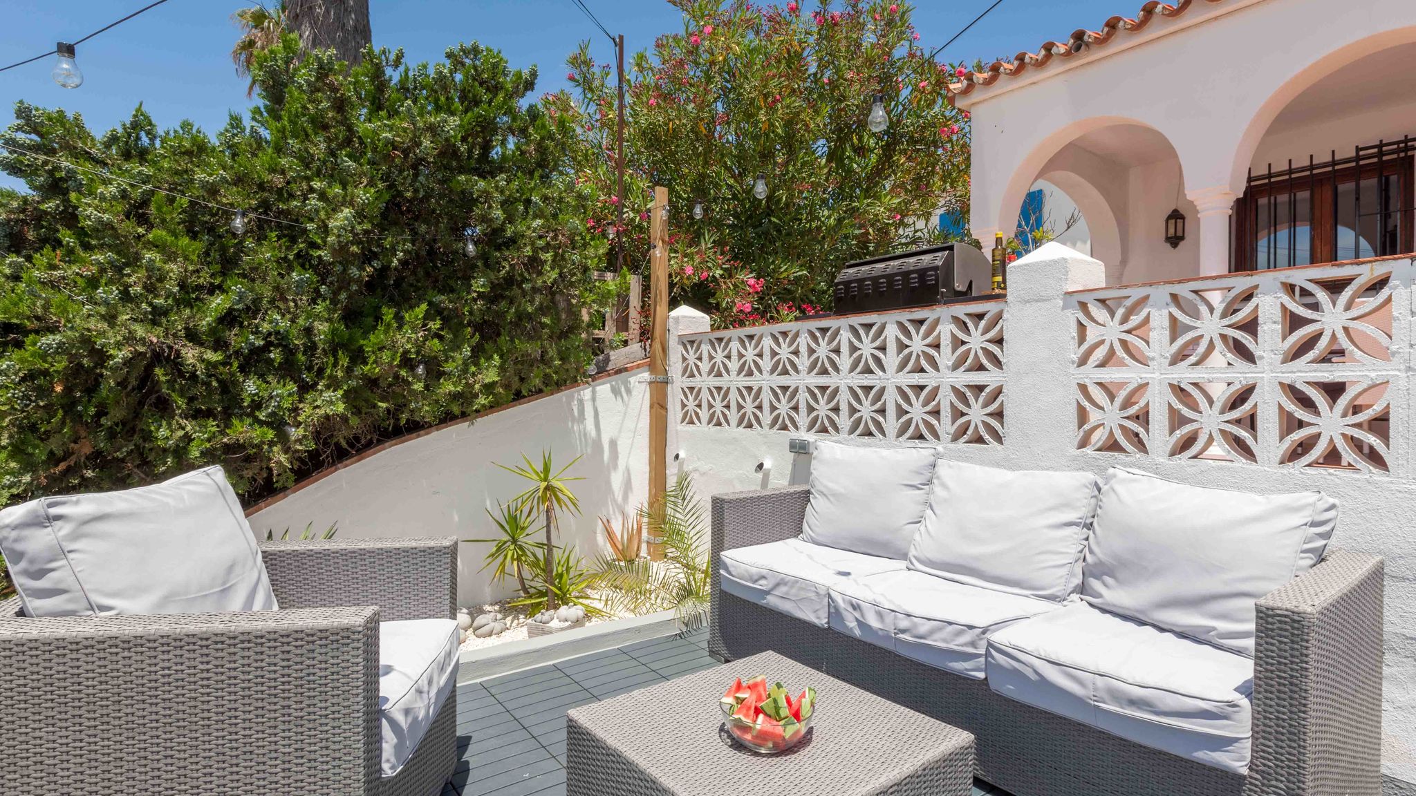 Stunning family villa with pool Ref 156