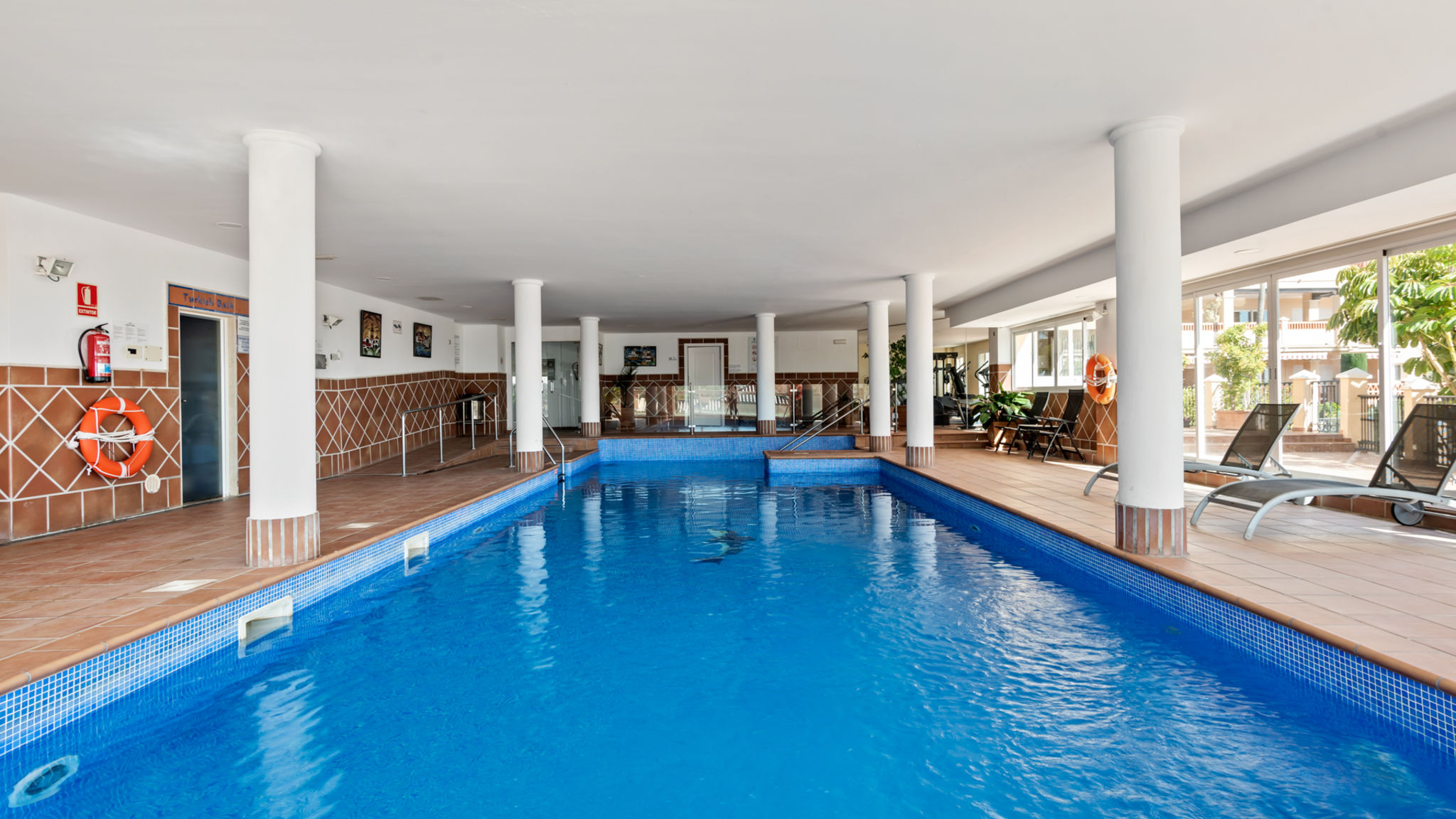 Lovely seaview flat with pool Ref M17