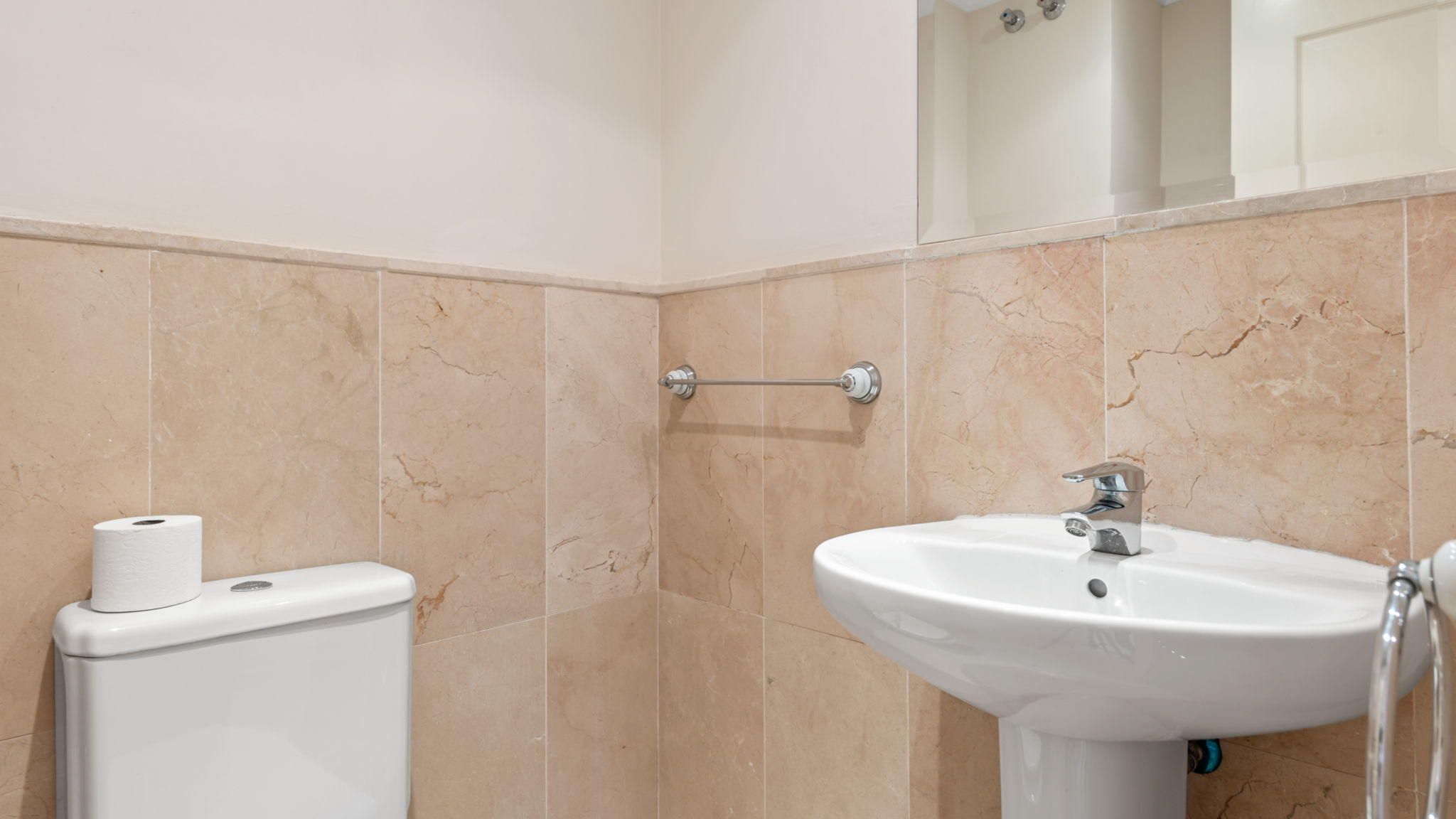 Lovely seaview flat with pool Ref M17