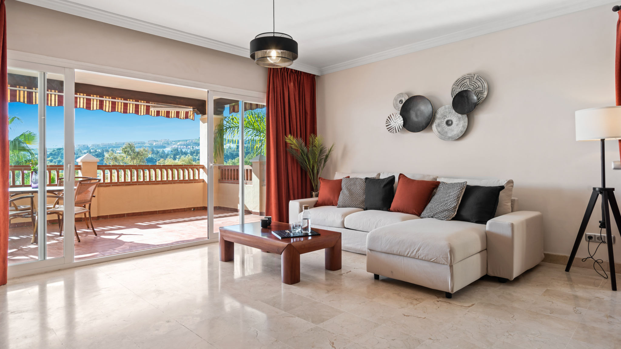 Lovely seaview flat with pool Ref M17