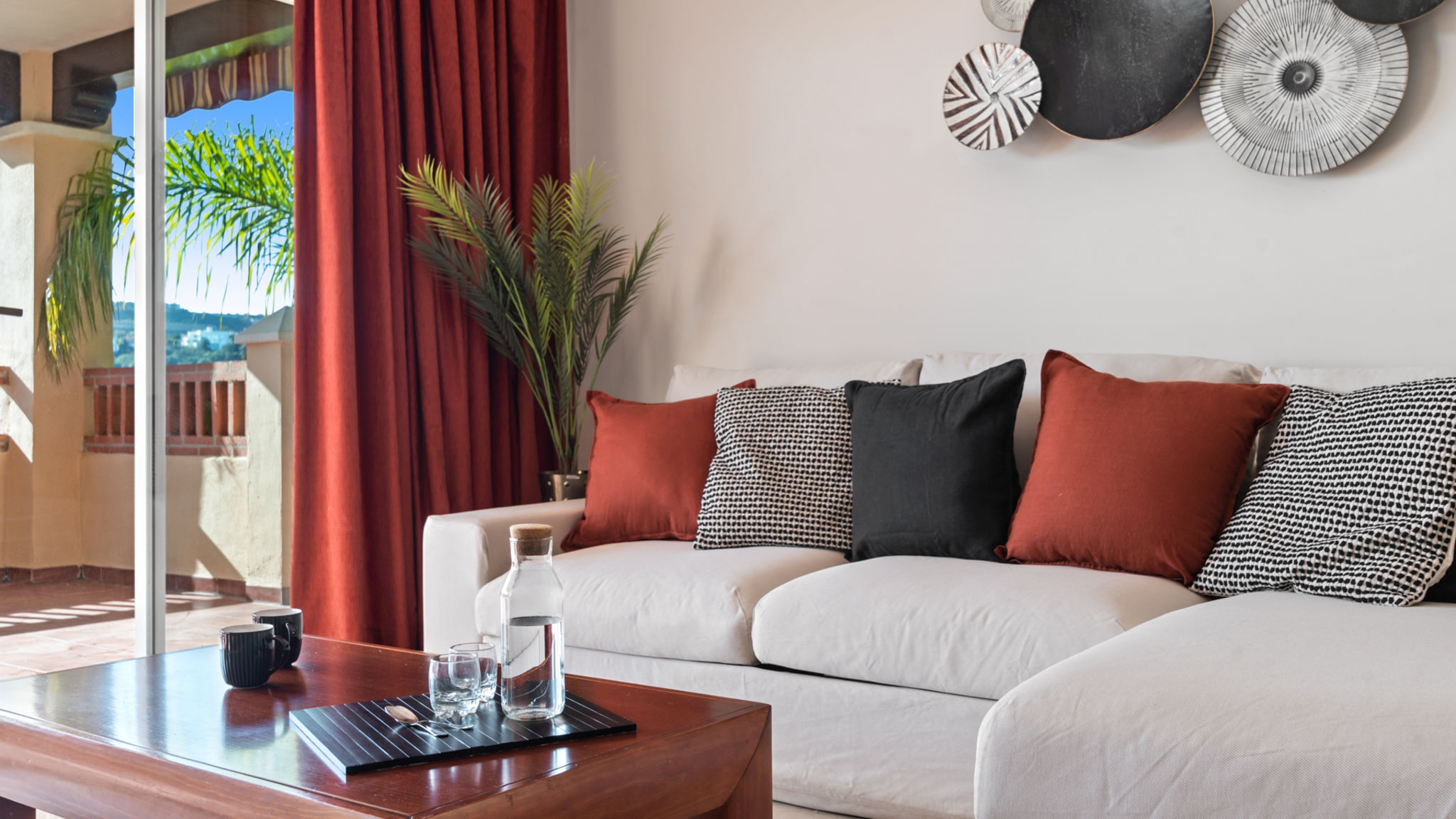 Lovely seaview flat with pool Ref M17