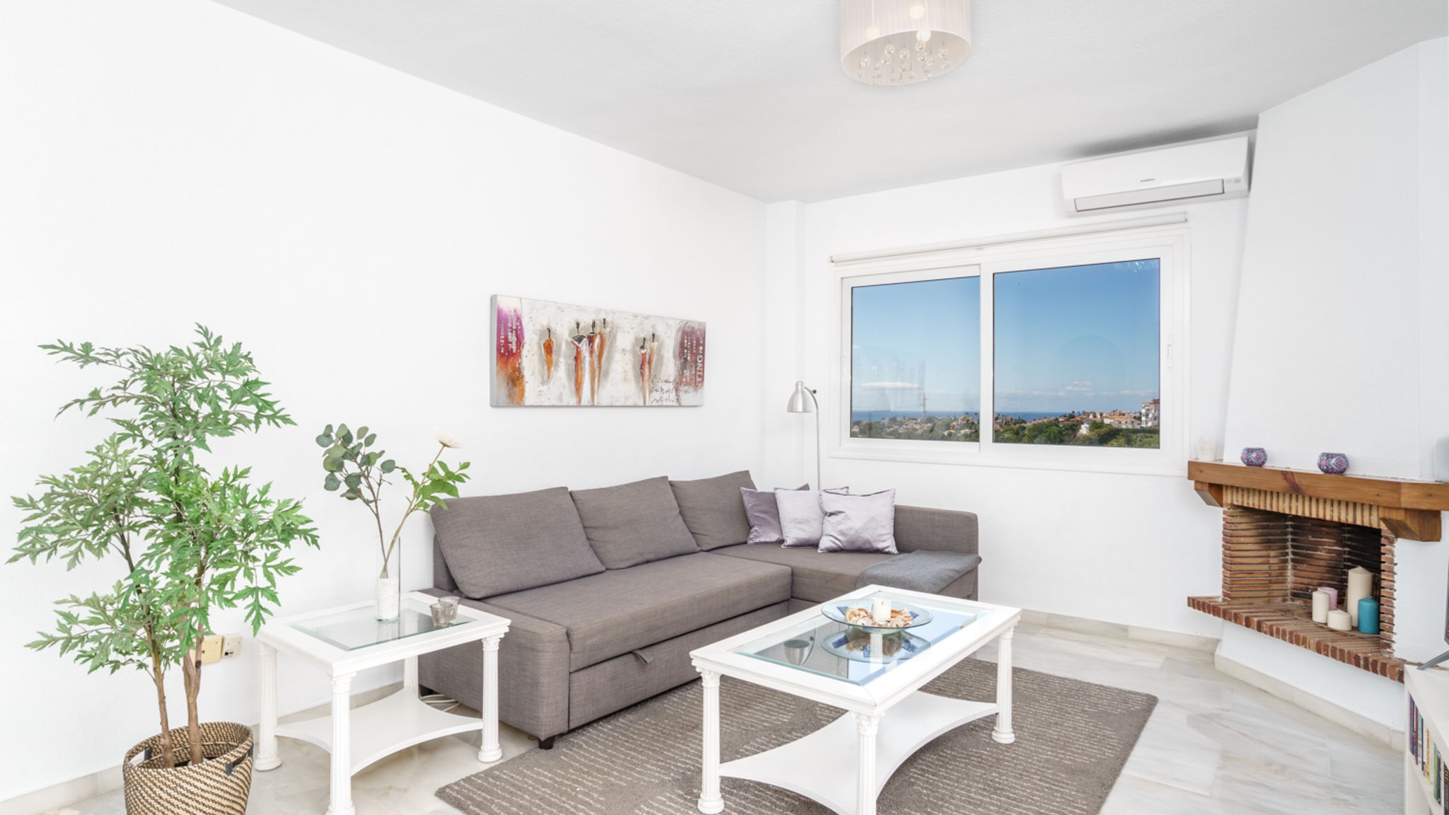 Stunning apartment with terrace and pool by Costarentals - Ref 71