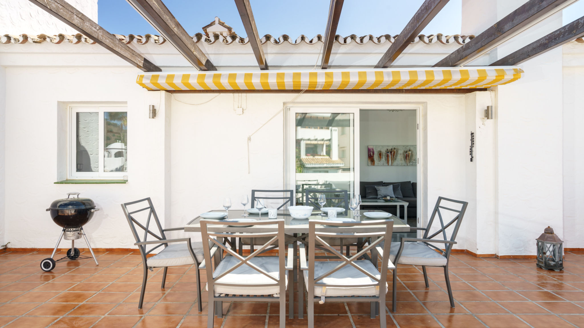 Stunning apartment with terrace and pool by Costarentals - Ref 71