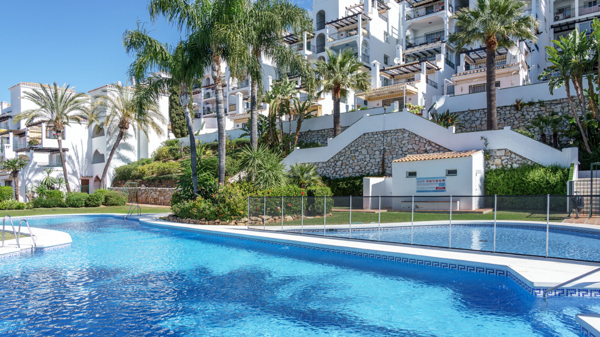 Stunning apartment with terrace and pool by Costarentals - Ref 71