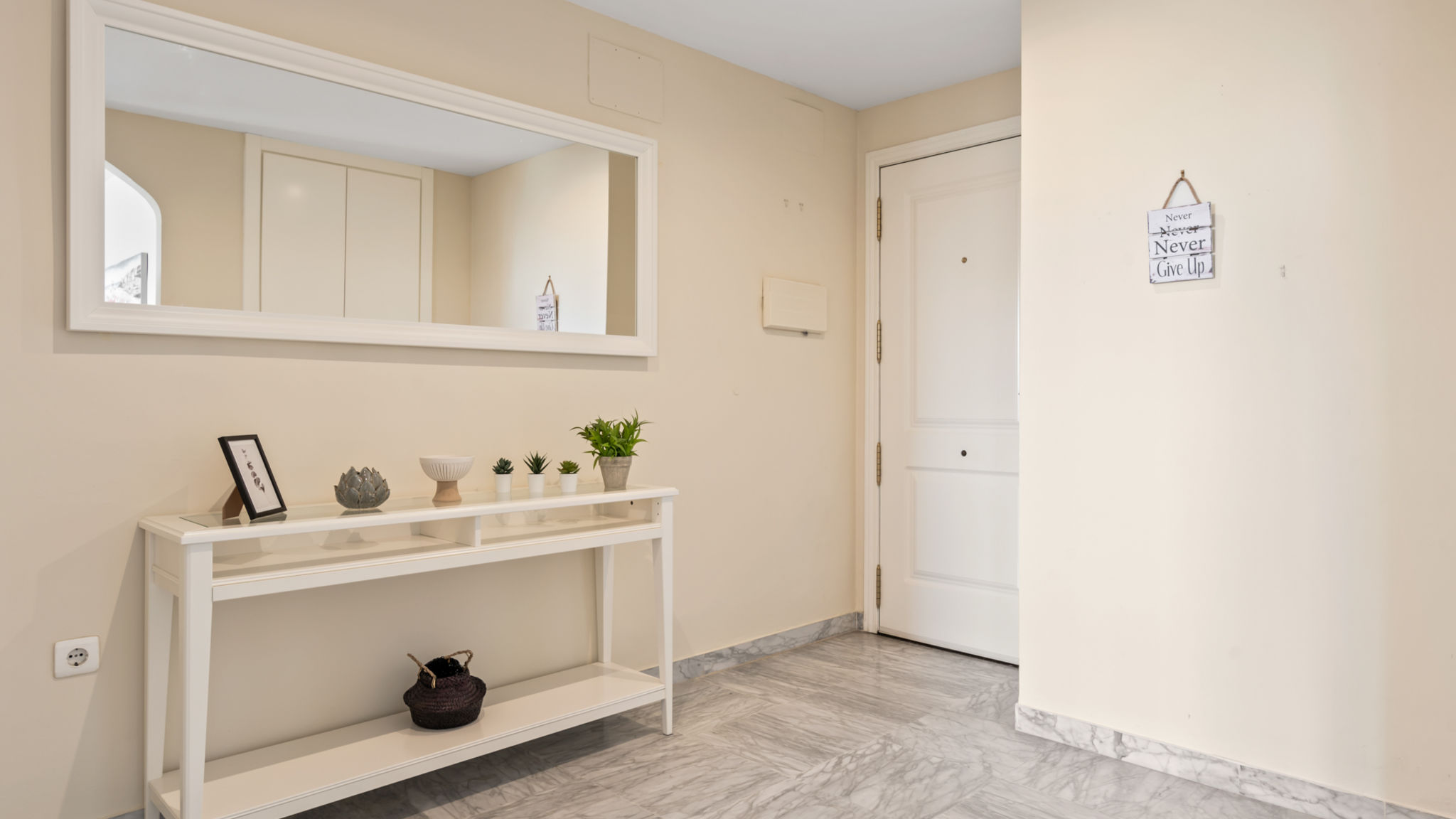 Danubio Flat in Puerto Banus Ref M22