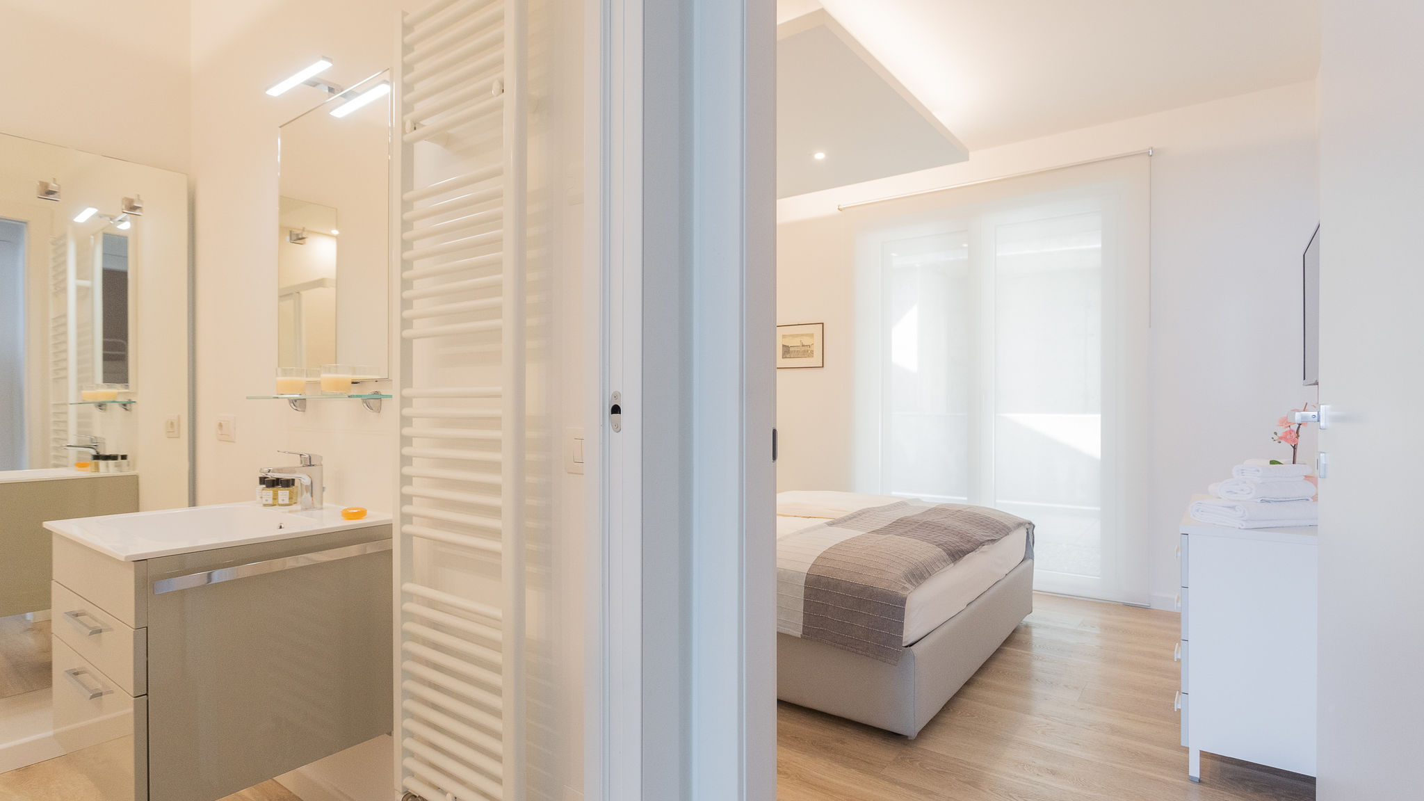RentAllComo Vercana Valarin Milano, Luxury Apartment & Wellness