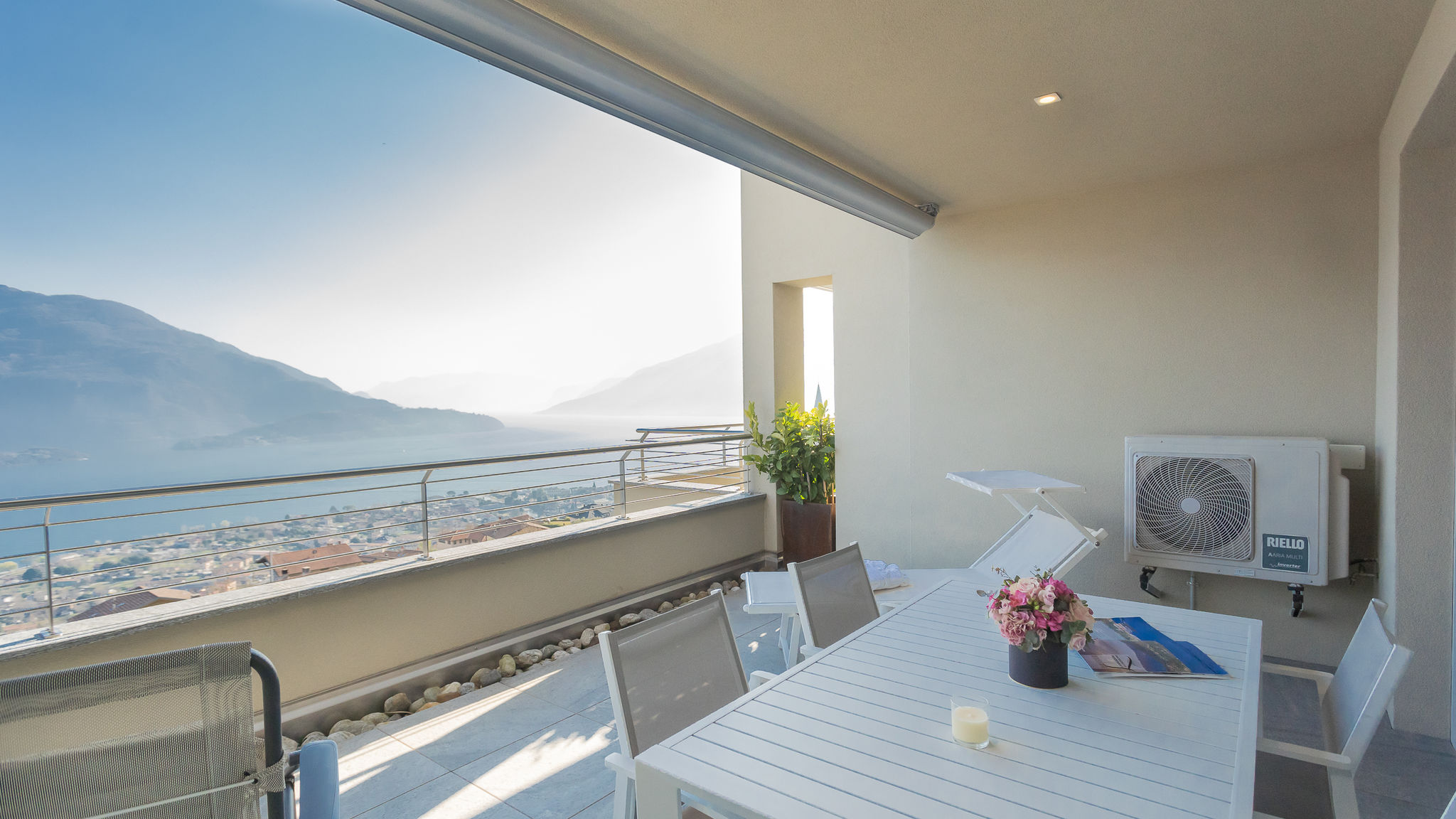 RentAllComo Vercana Valarin Milano, Luxury Apartment & Wellness