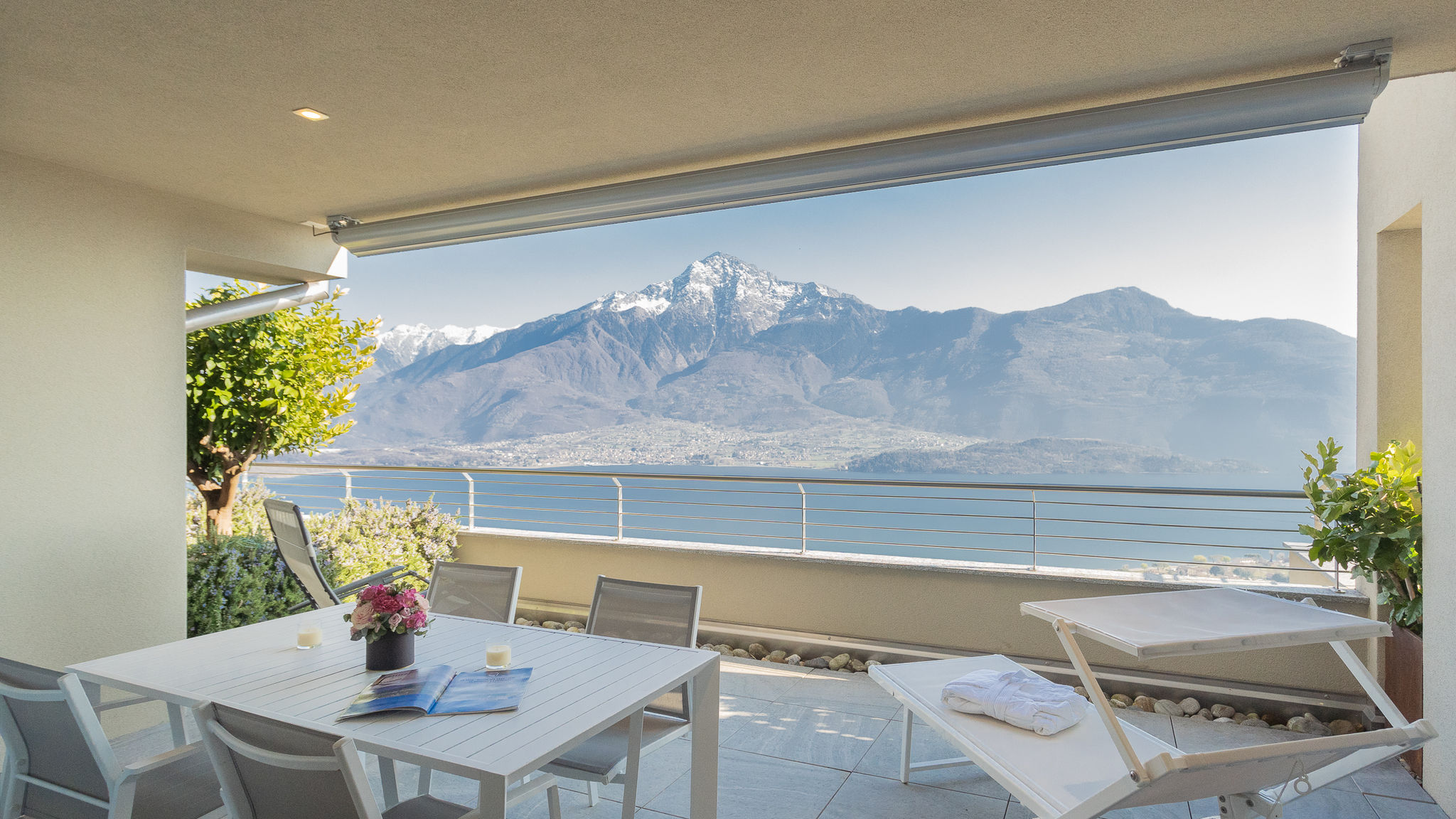 RentAllComo Vercana Valarin Milano, Luxury Apartment & Wellness