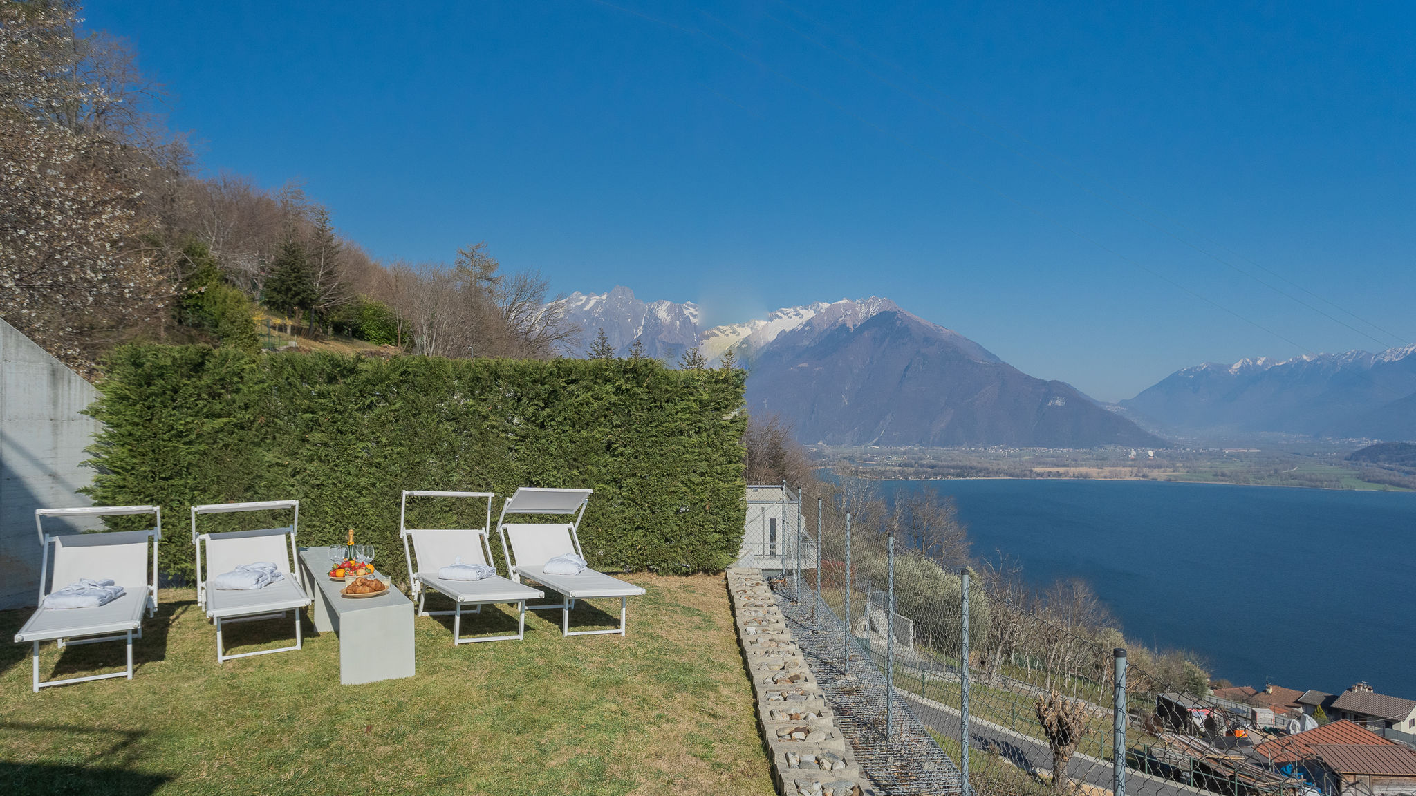 RentAllComo Vercana Valarin Milano, Luxury Apartment & Wellness