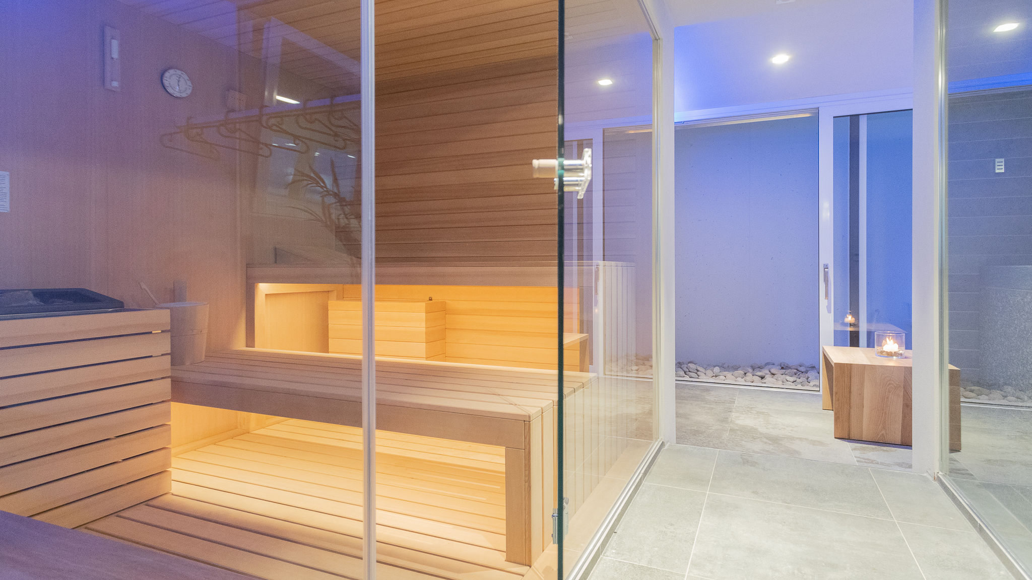 RentAllComo Vercana Valarin Milano, Luxury Apartment & Wellness
